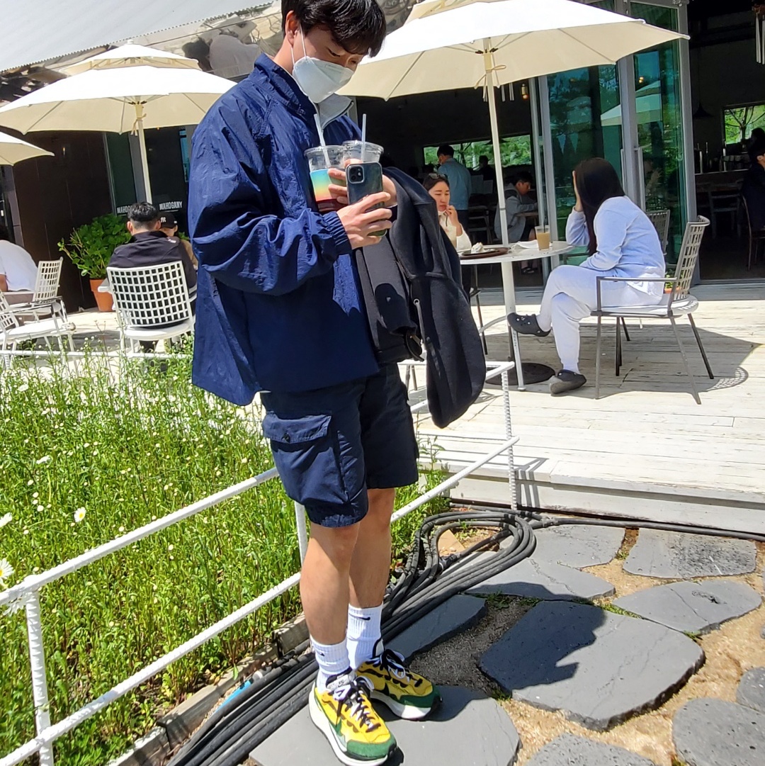 Nike x Sacai VaporWaffle Tour Yellow & Gorge Green Sail, Nike x Kim Jones Reversible Wind Breaker Navy - US/EU 착용 스타일