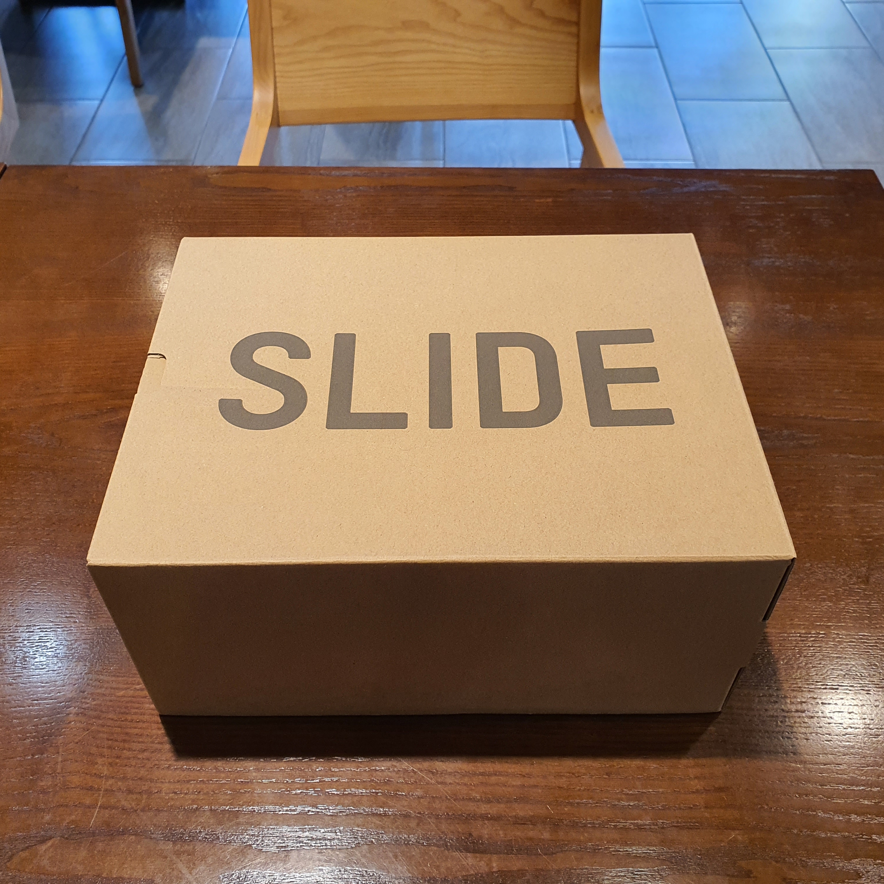 Adidas Yeezy Slide Resin 2021 착용 스타일 - 2