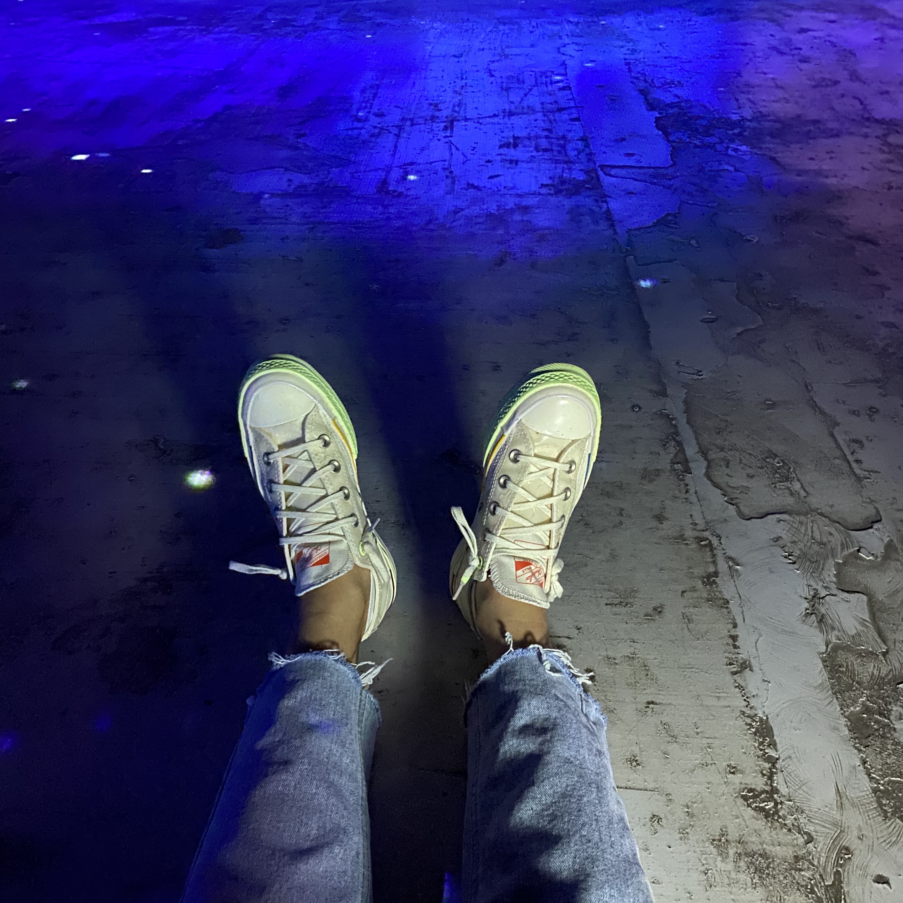 Converse Chuck 70 Ox Pigalle White, (W) Saint Laurent Court Classic SL/06 Sneakers White Black 착용 스타일 - 1