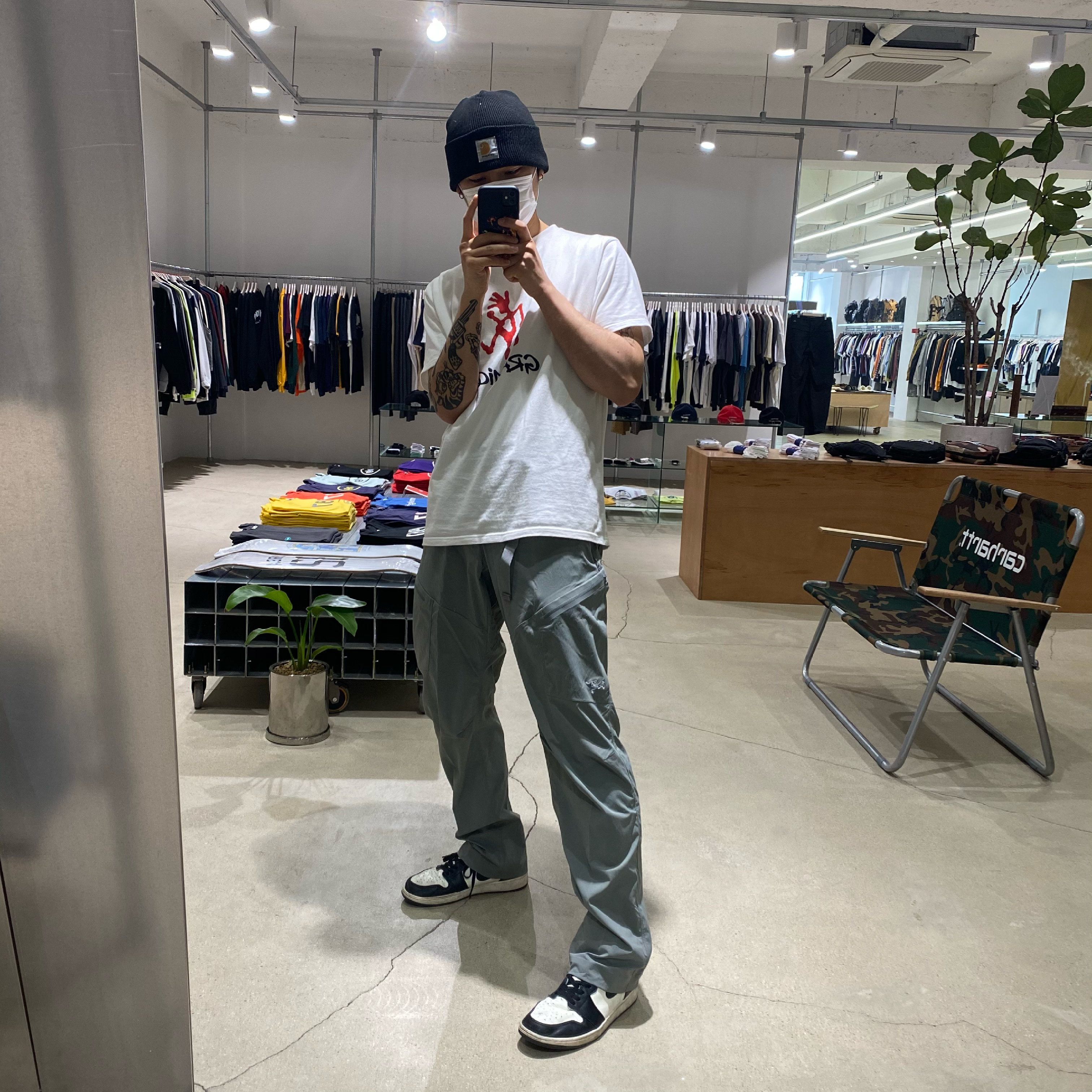 Jordan 1 Retro High OG Black Mocha 착용 스타일