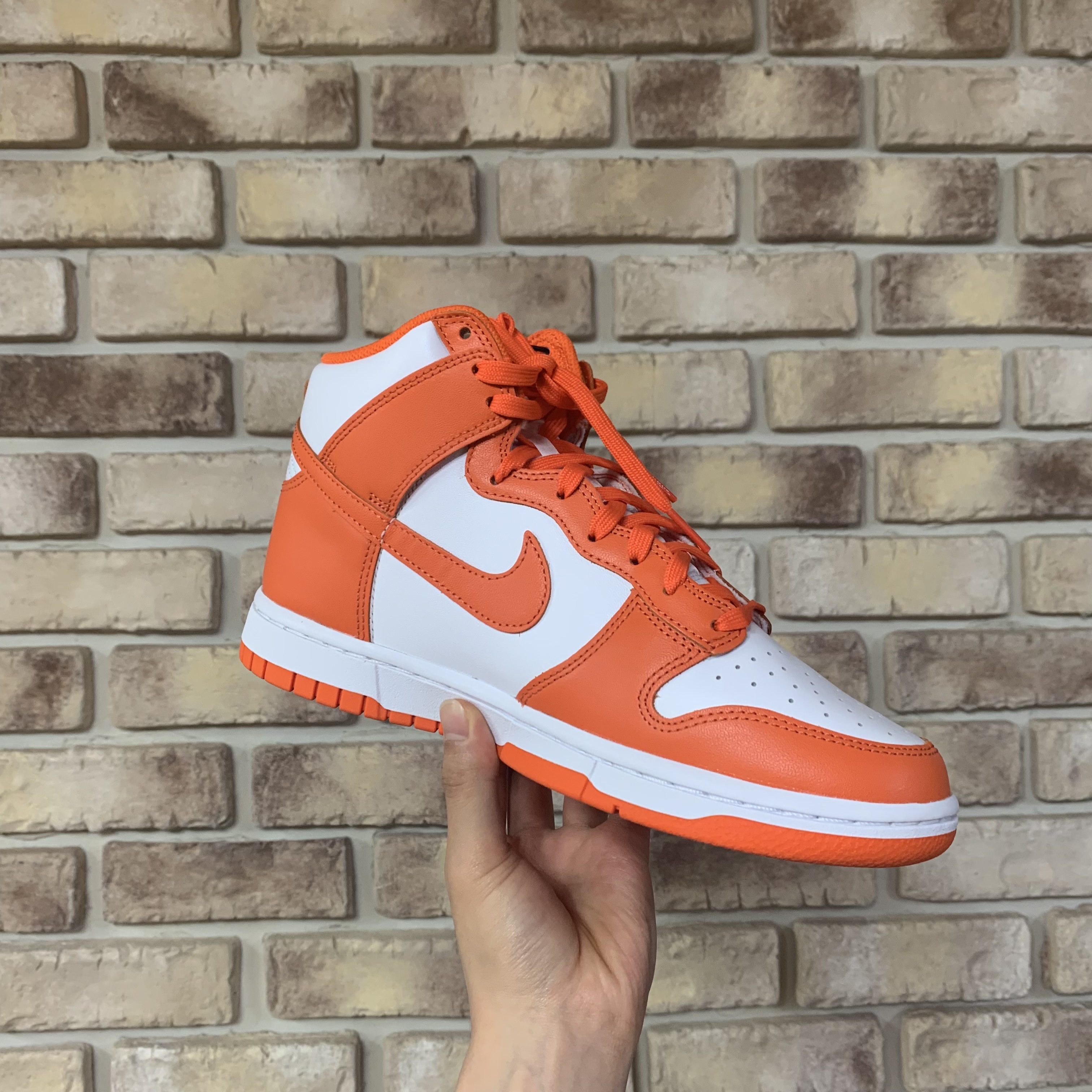Nike Dunk High Retro Orange Blaze 착용 스타일