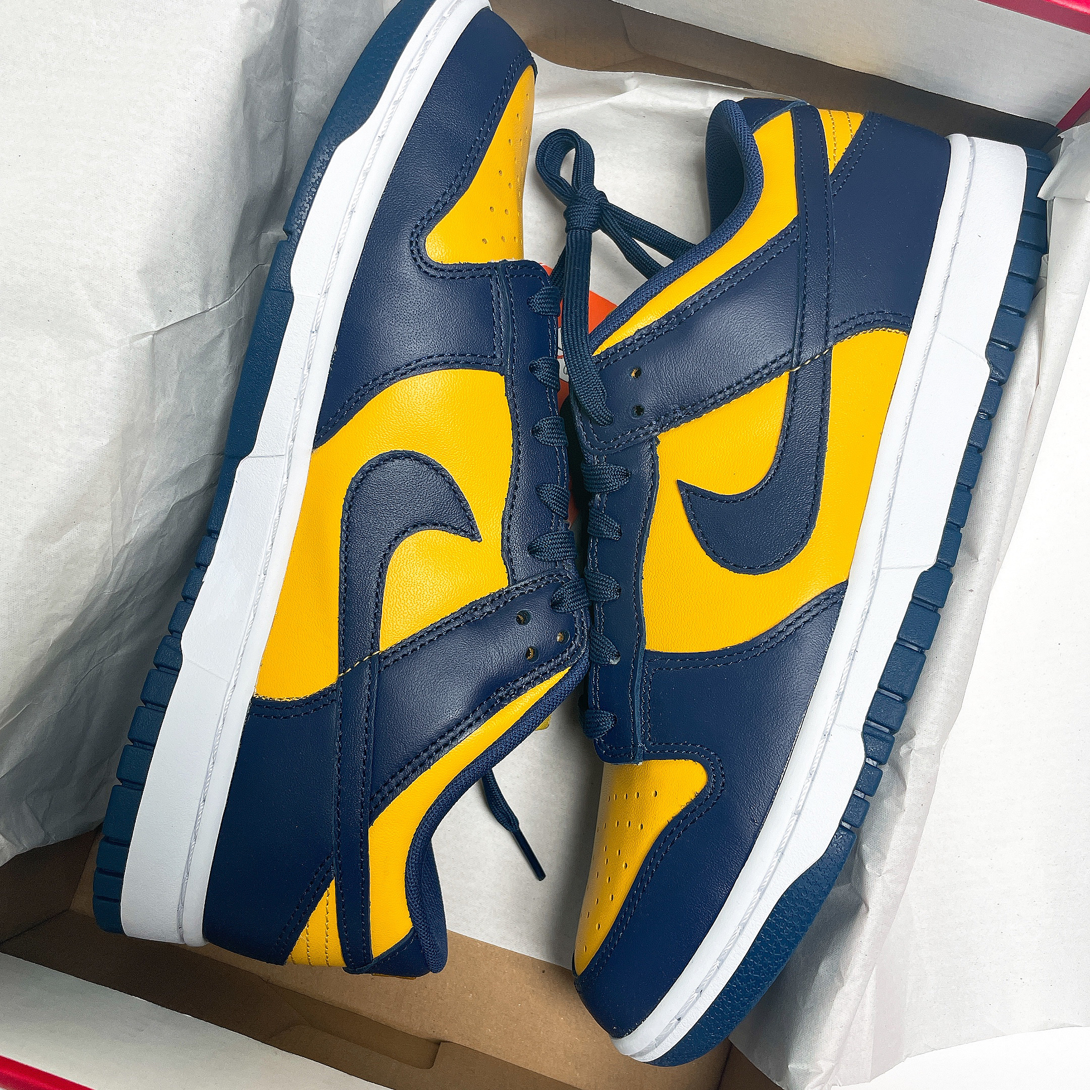 Nike Dunk Low Retro Varsity Maize 착용 스타일