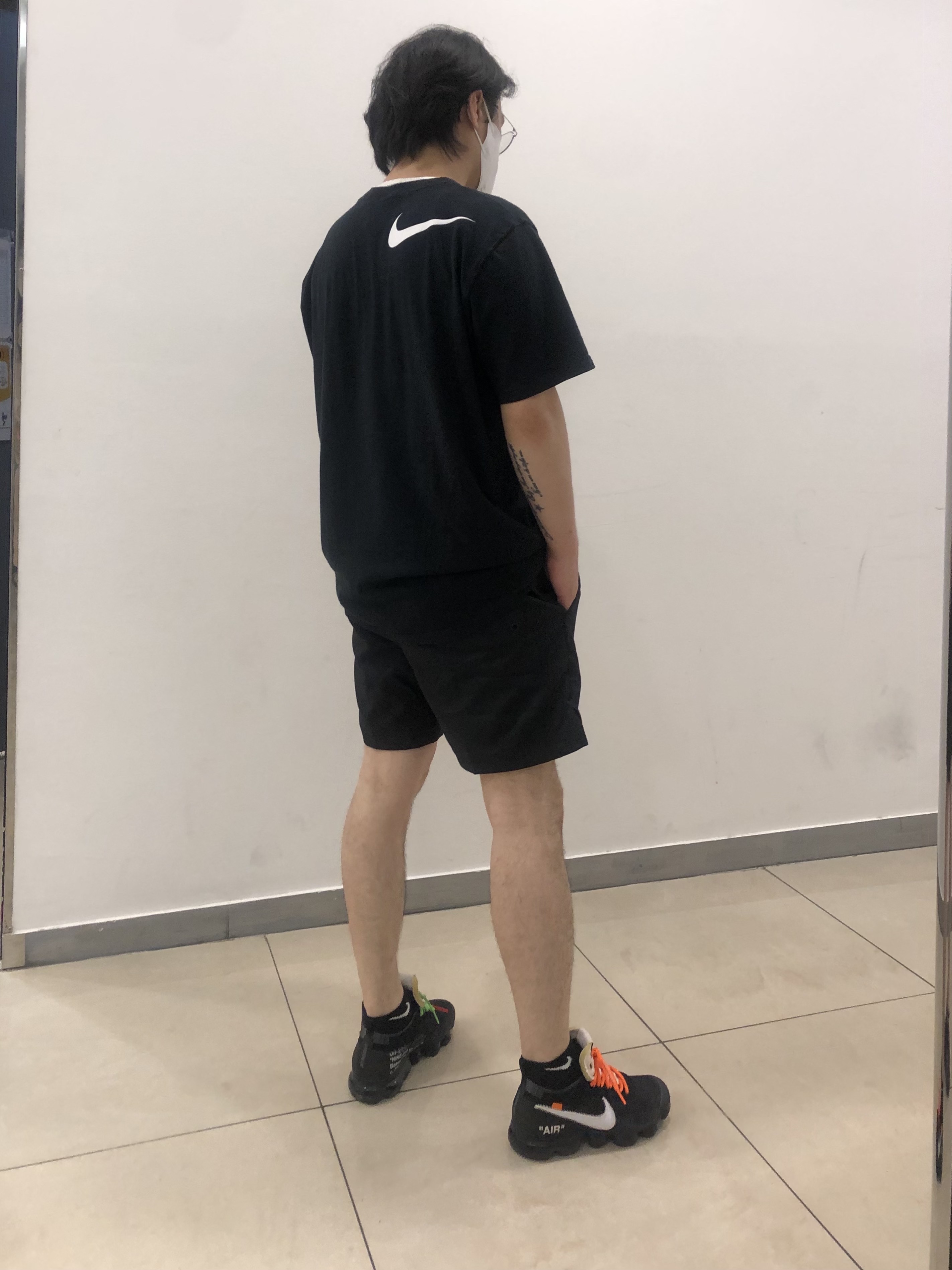 Nike x Off-White Air VaporMax OG Black The Ten, Nike x Matthew M Williams NRG T-Shirt Black 착용 스타일 - 2