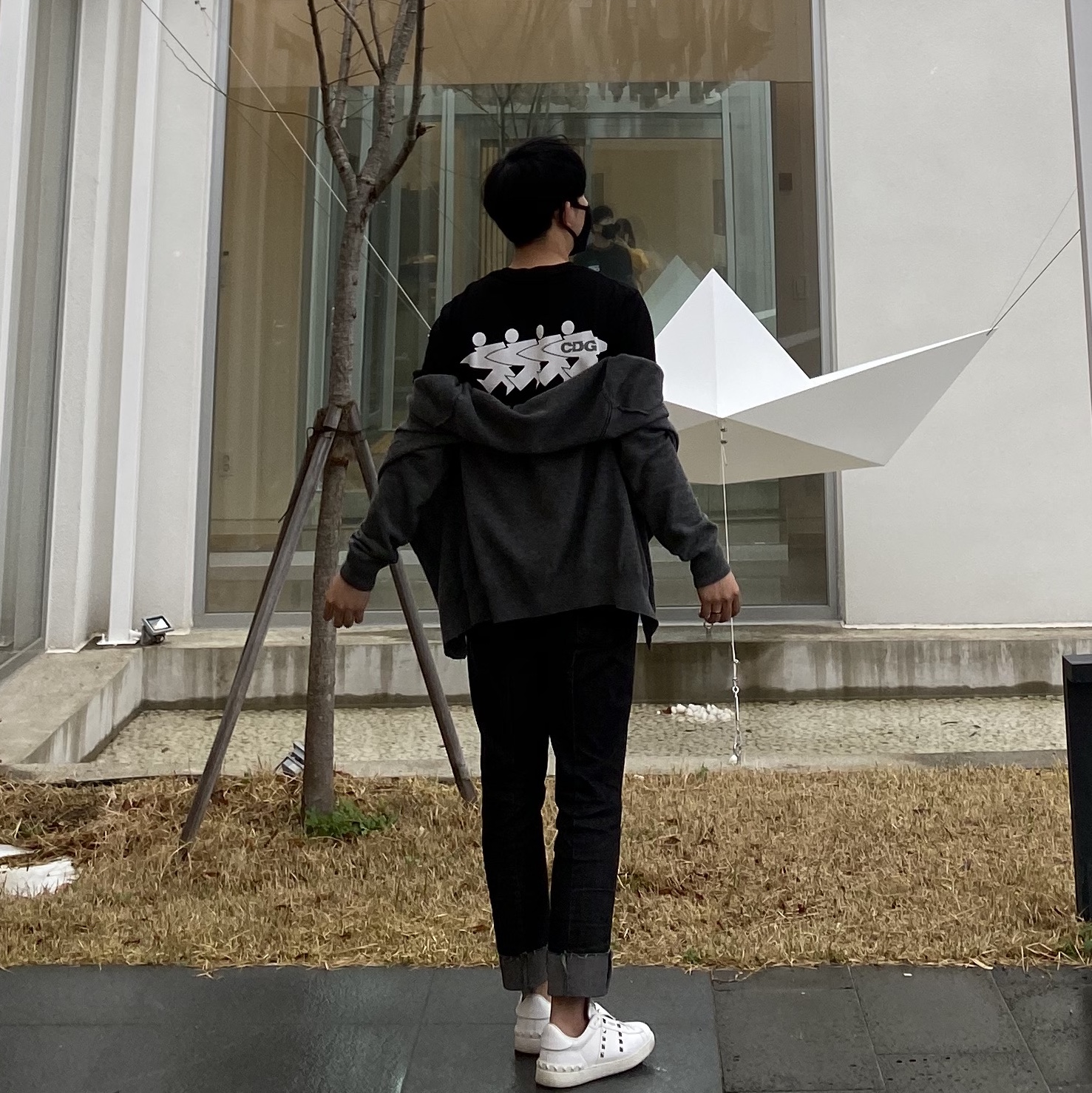 Stussy x CDG Surfman T-Shirt Black 착용 스타일