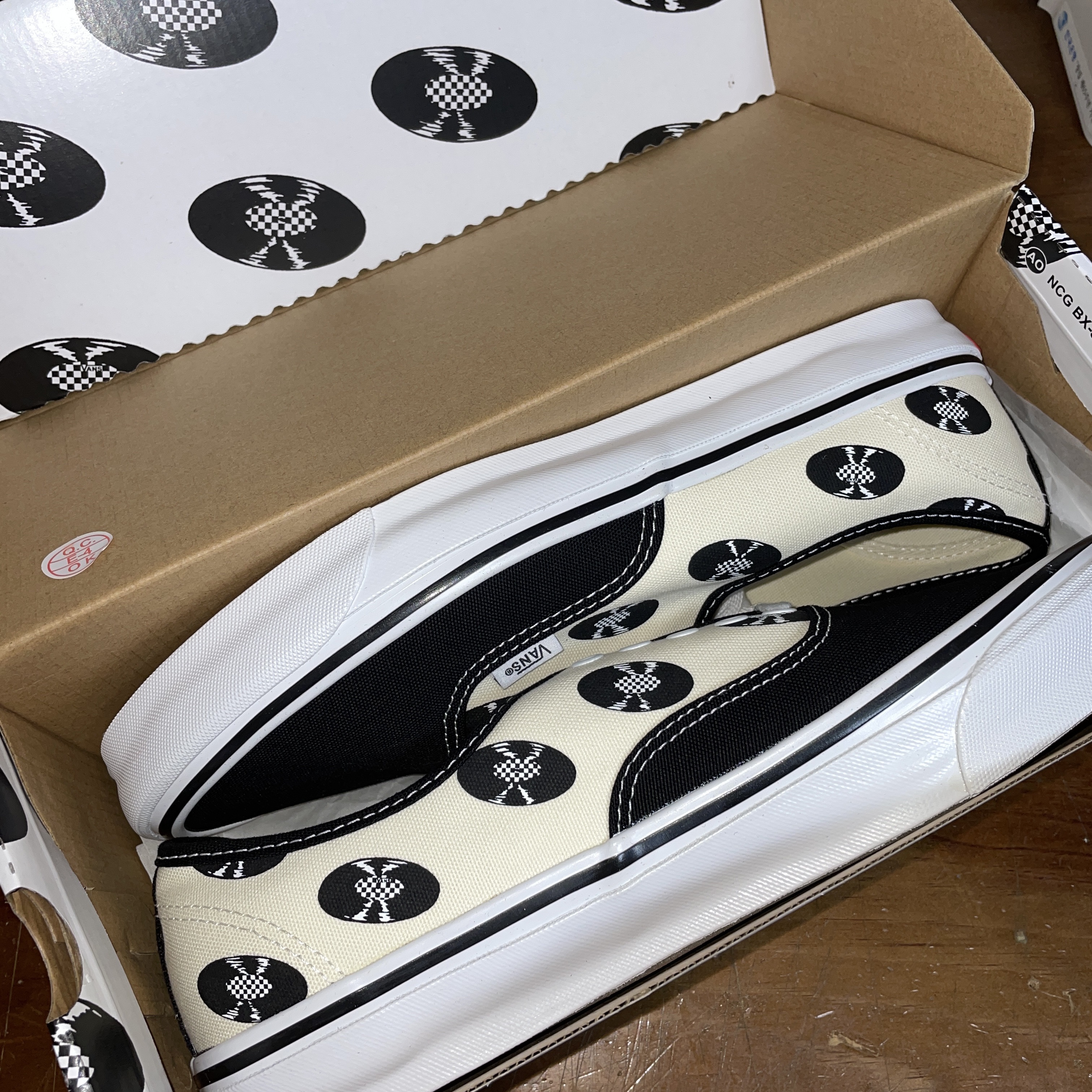Vans Vault x Wacko Maria OG Authentic LX Classic White 착용 스타일