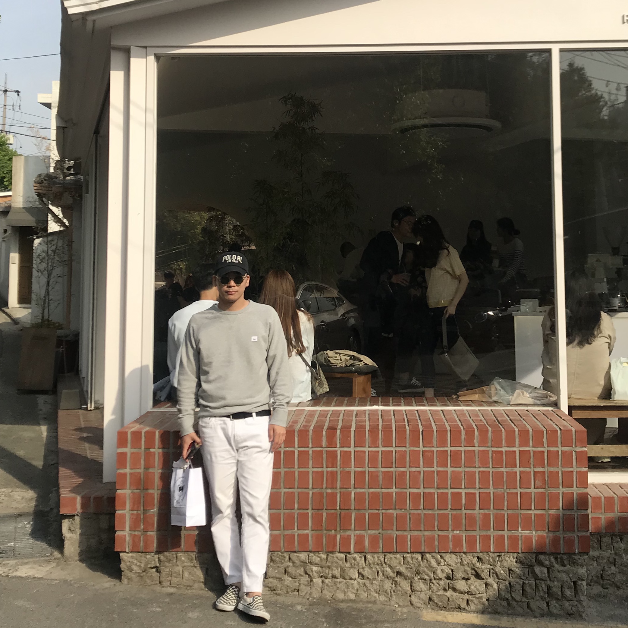 Vans Slip-On Checkerboard, Acne Studios Fairview Face Crewneck Sweatshirt Light Grey Melange 착용 스타일
