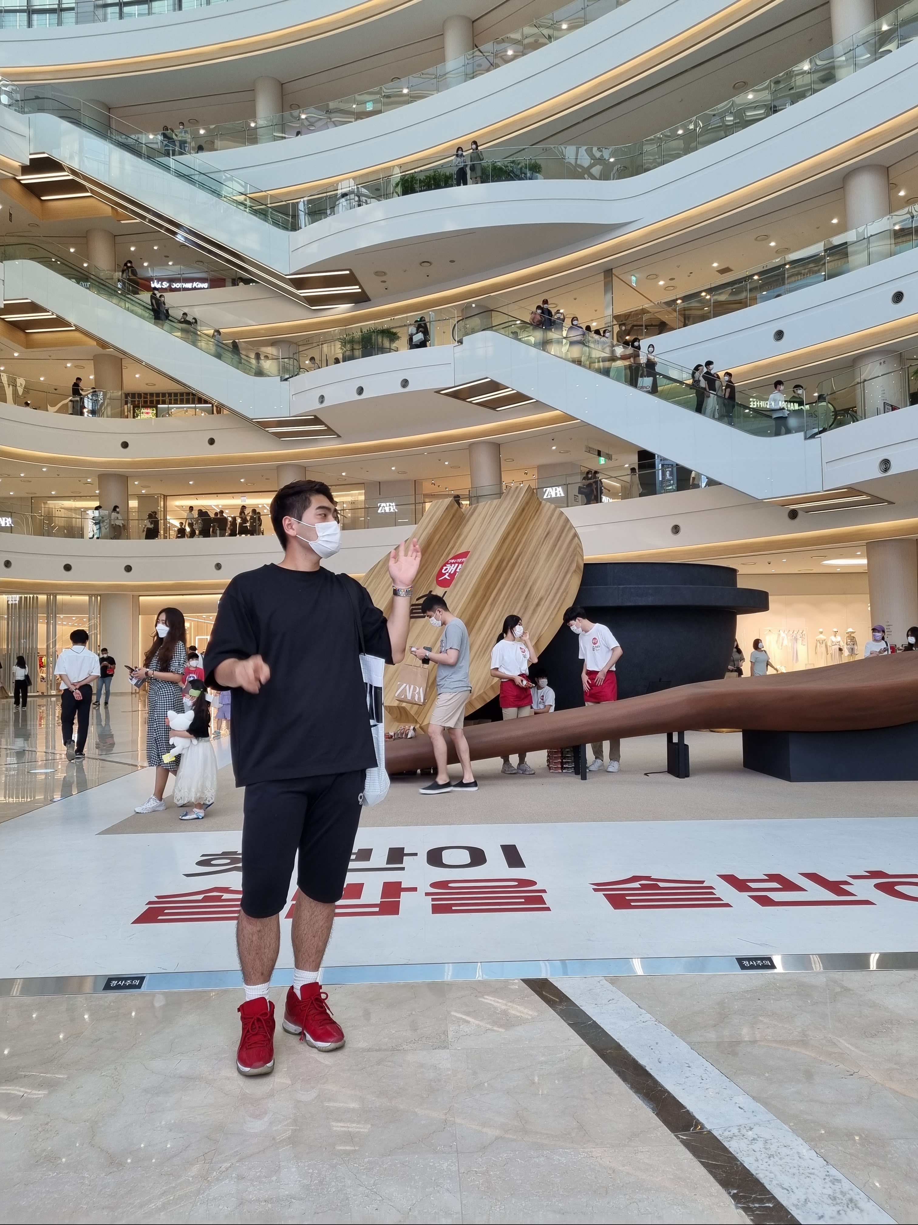 Jordan 11 Retro Win Like 96 Gym Red 착용 스타일 - 1