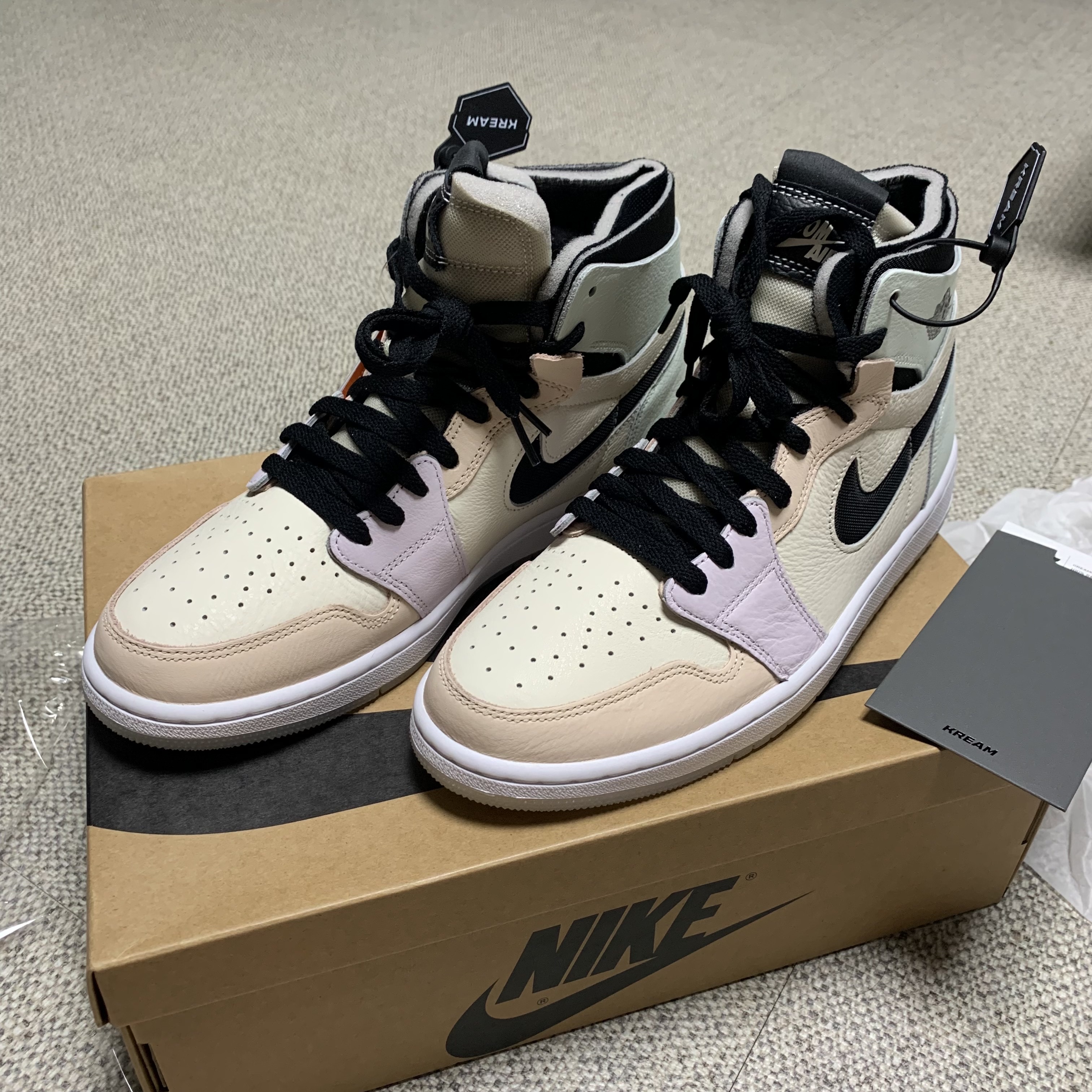 (W) Jordan 1 Zoom Air CMFT Pale Ivory 착용 스타일 - 2