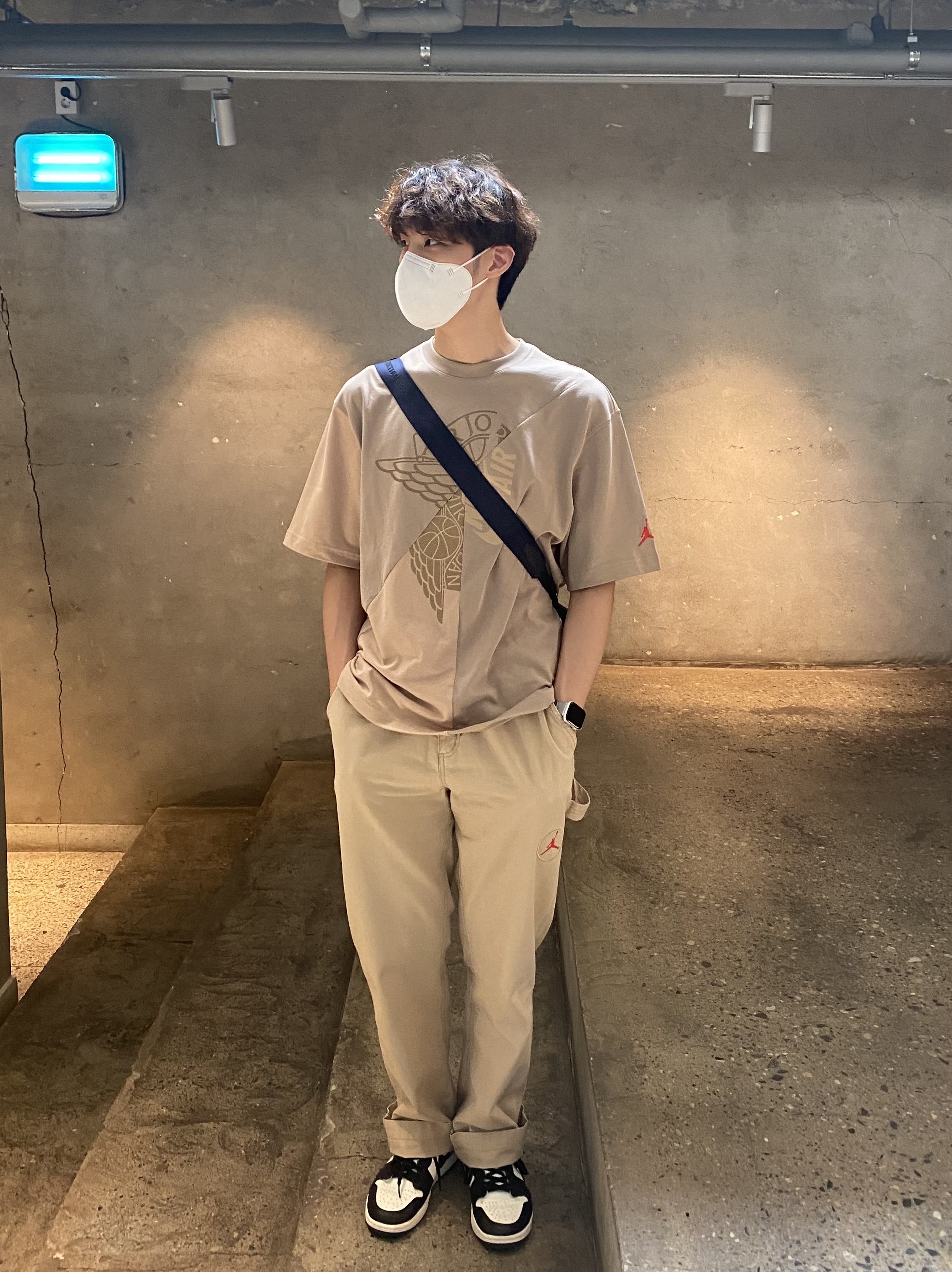 Jordan x Travis Scott Canvas Pants - US/EU, Jordan x Travis Scott S/S Top - Asia 착용 스타일