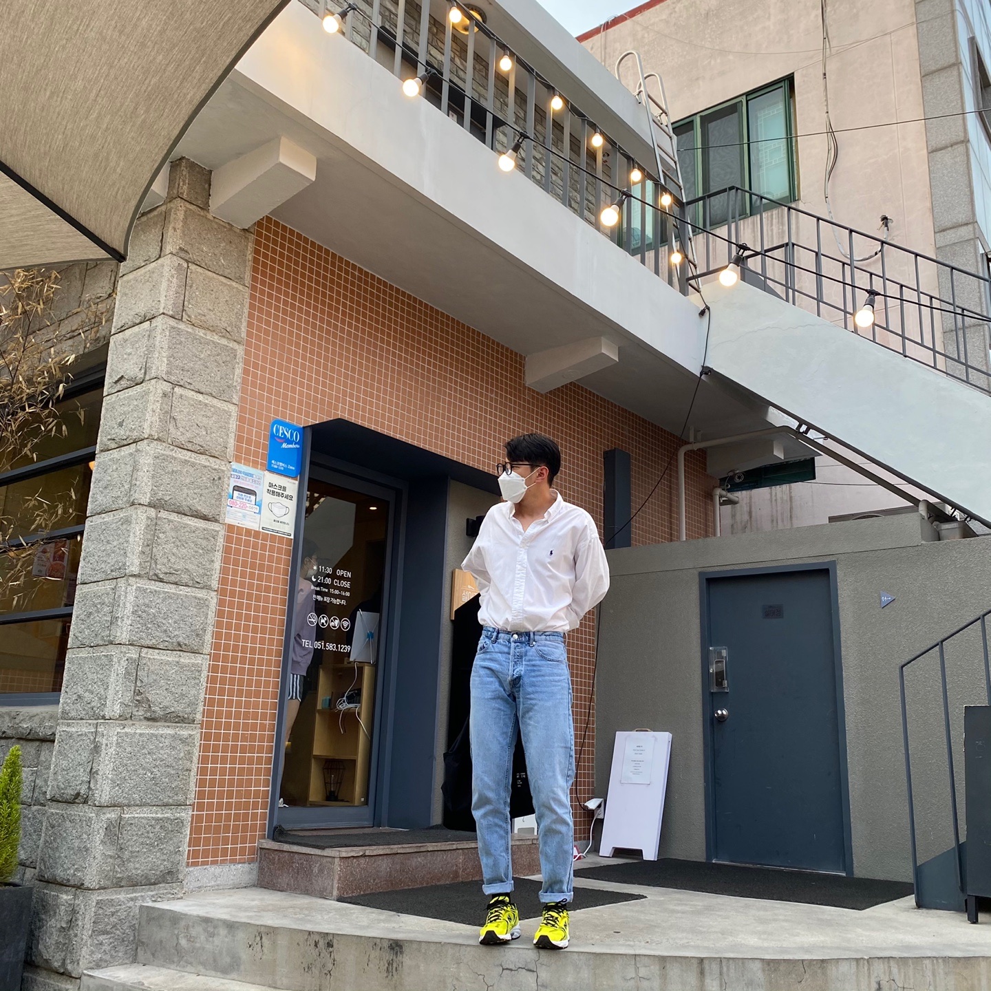 New Balance 530 Yellow 착용 스타일