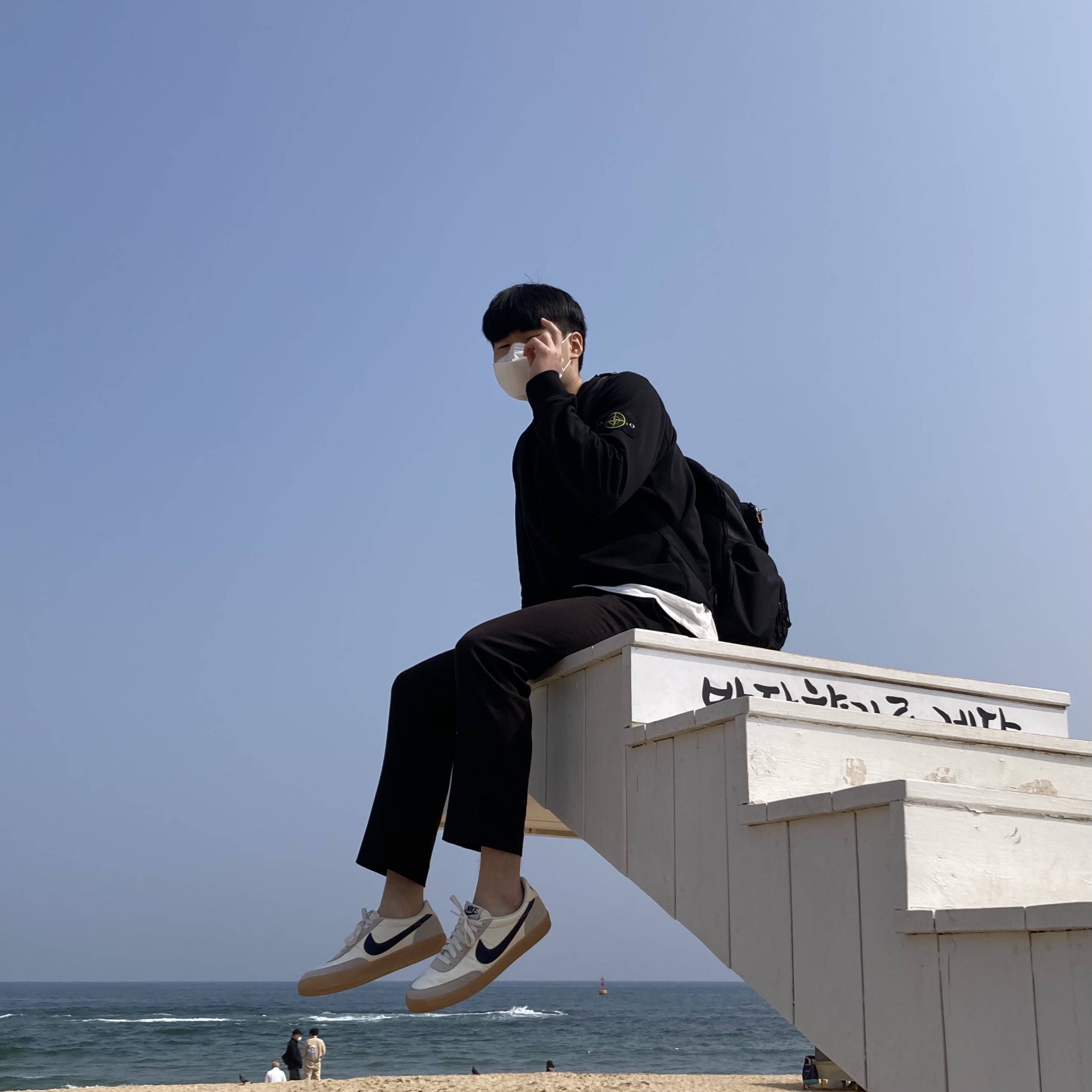 Nike x J.Crew Killshot 2 Sail Midnight Navy, Stone Island 63051 Crewneck Sweatshirt Black - 21SS 착용 스타일