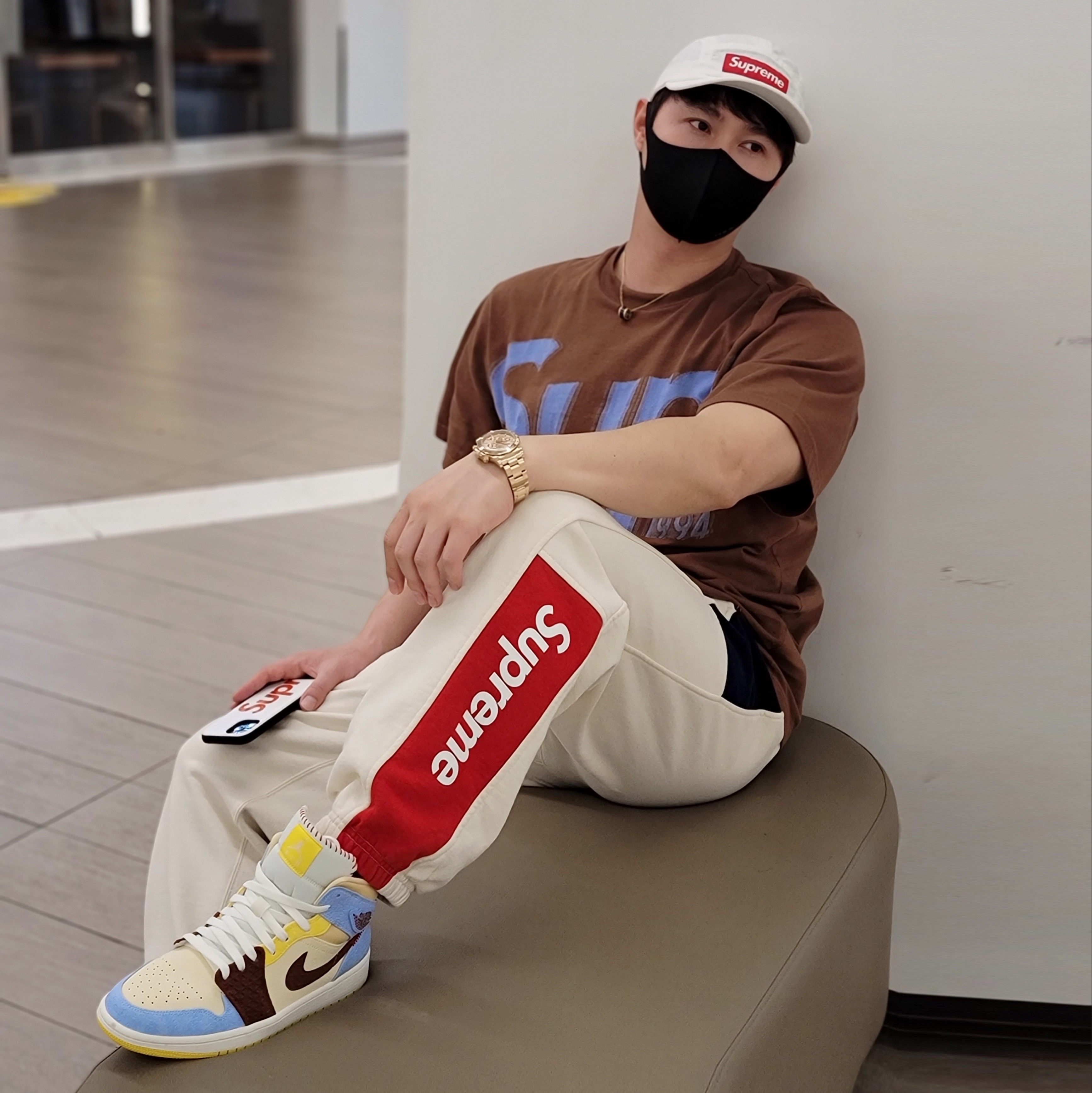 Supreme Formula Sweatpants Natural - 19SS, Supreme Mesh Seersucker Camp Cap White - 21SS 착용 스타일