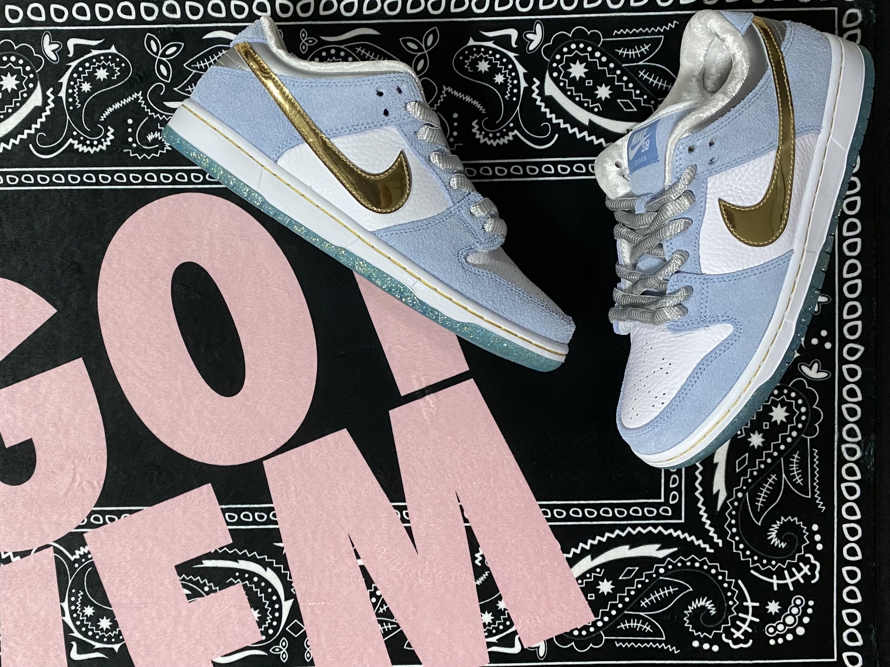 Jordan 1 x Trophy Room Retro High OG SP Chicago (Friends & Family), Jordan 1 x Travis Scott Retro High OG SP Mocha 착용 스타일 - 2