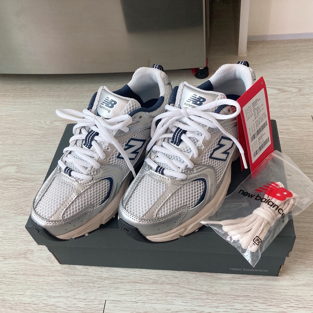 New Balance 530 Steel Grey 착용 스타일