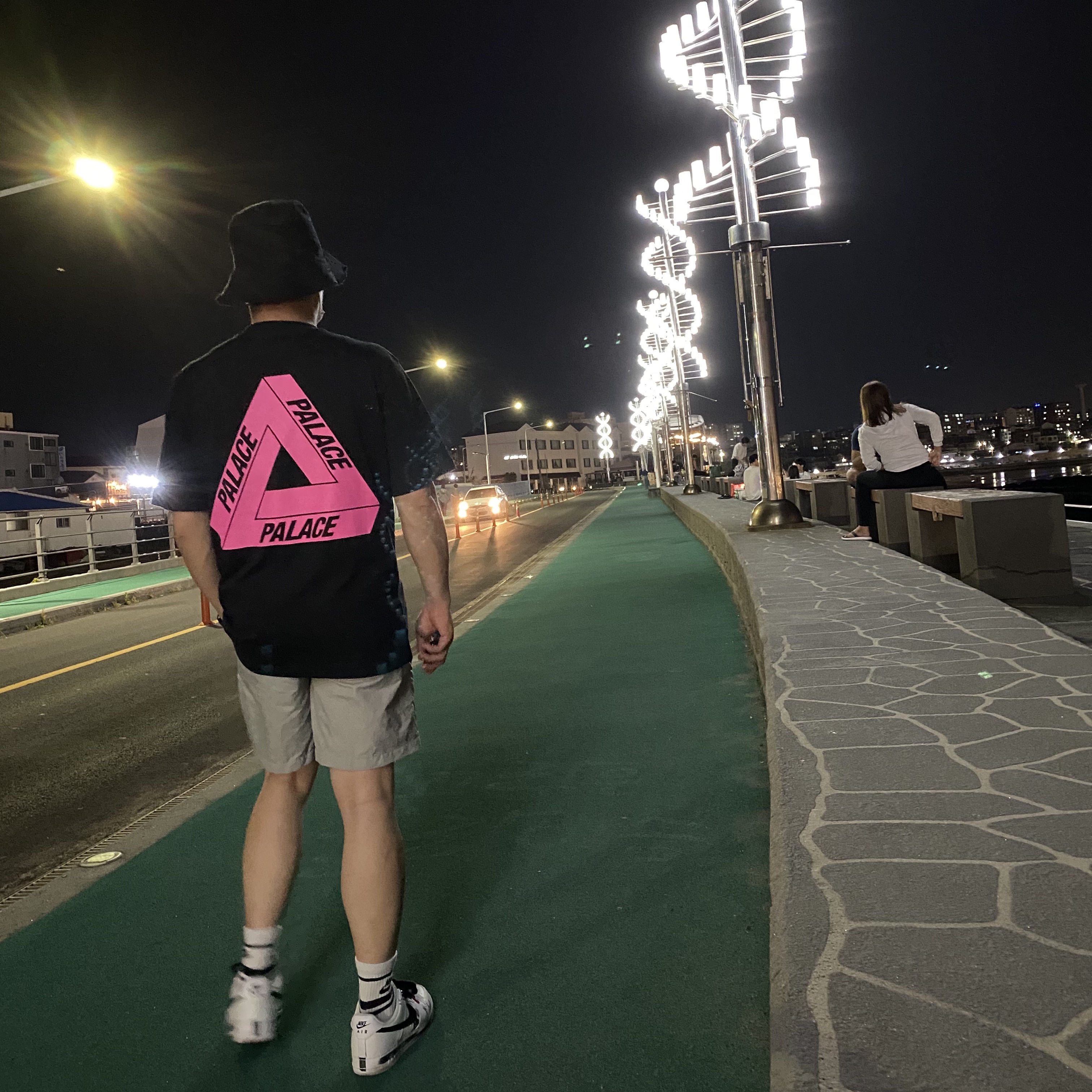 Nike x Peaceminusone Air Force 1 Low Para-Noise 2.0, Palace Tri-To-Help T-Shirt Bright Pink - 20FW 착용 스타일 - 2