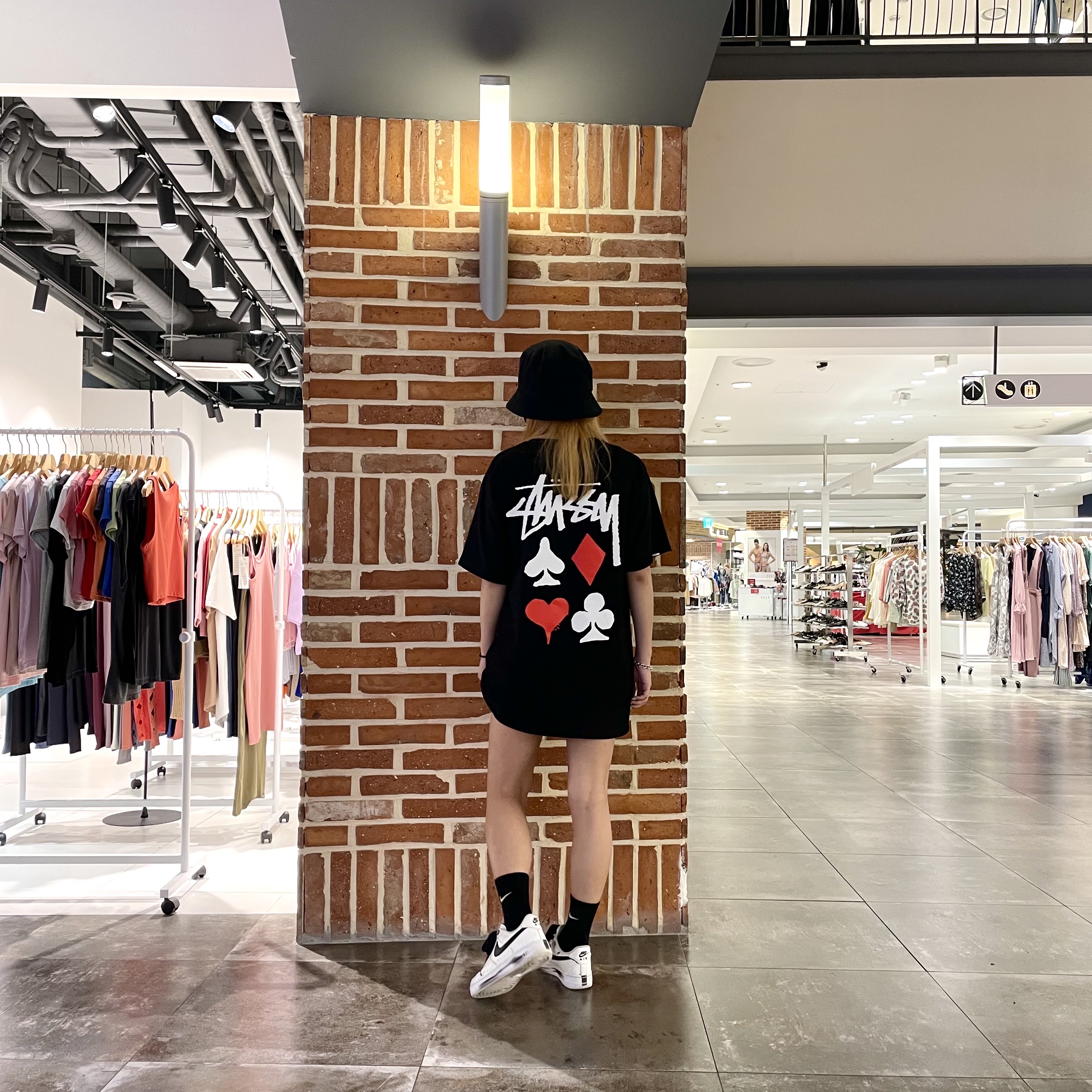 Stussy Full Deck 2 T-Shirt Black, Nike x Peaceminusone Air Force 1 Low Para-Noise 2.0 착용 스타일 - 1