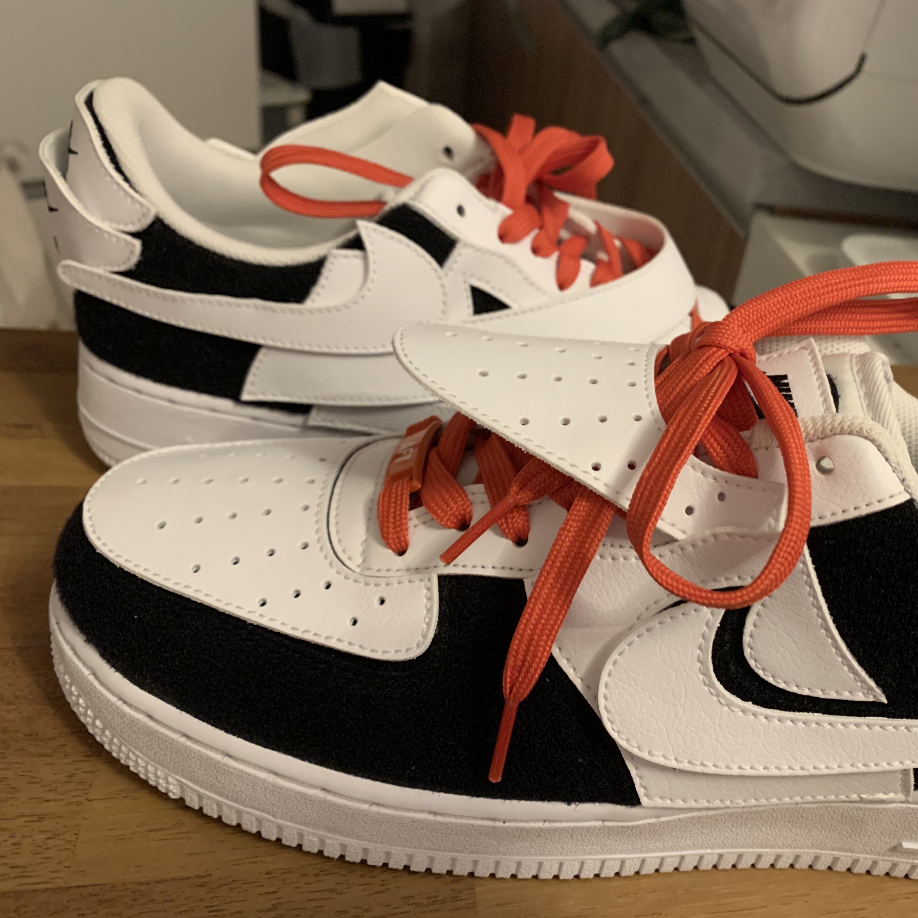 Nike Air Force 1/1 Triple White 착용 스타일