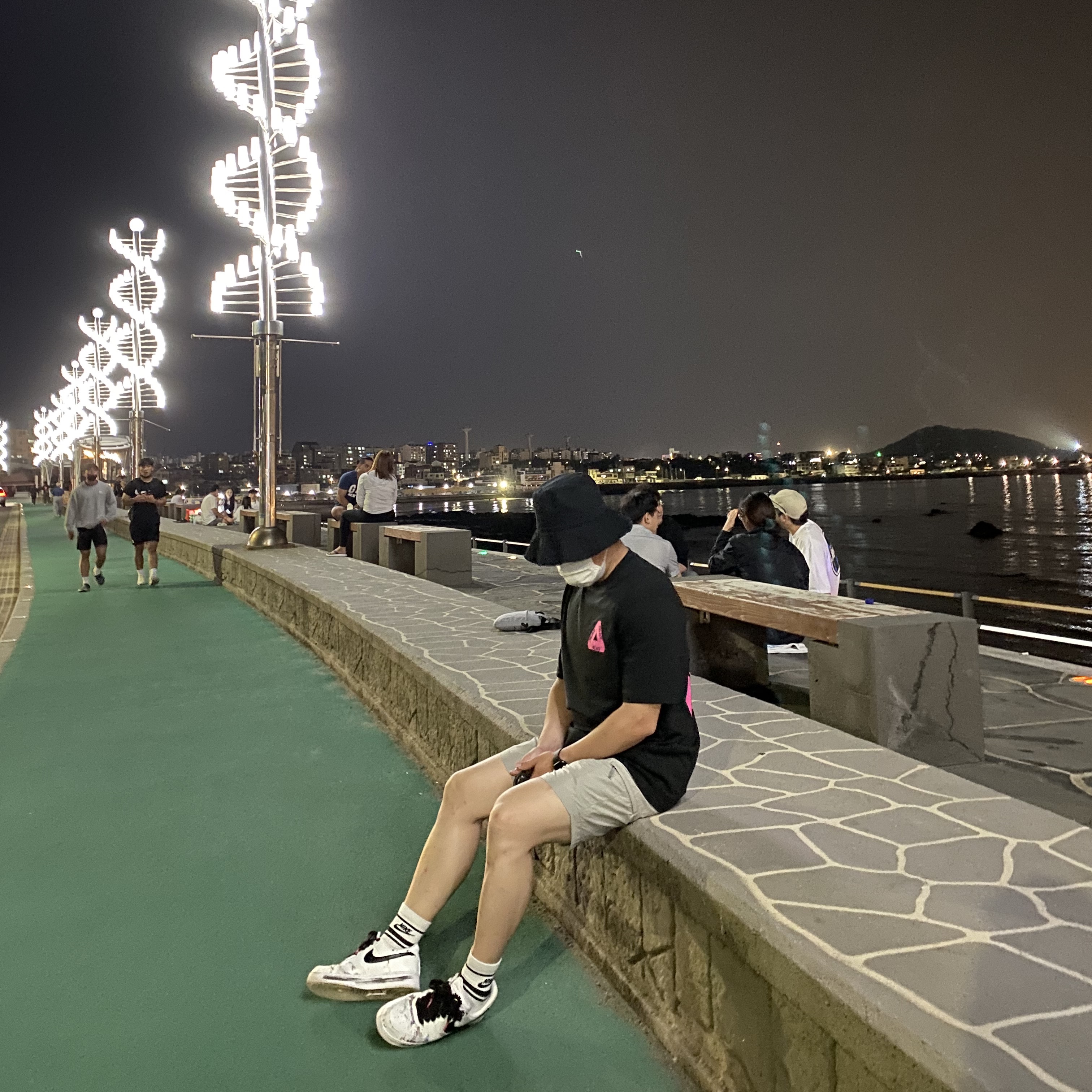 Nike x Peaceminusone Air Force 1 Low Para-Noise 2.0, Palace Tri-To-Help T-Shirt Bright Pink - 20FW 착용 스타일 - 1