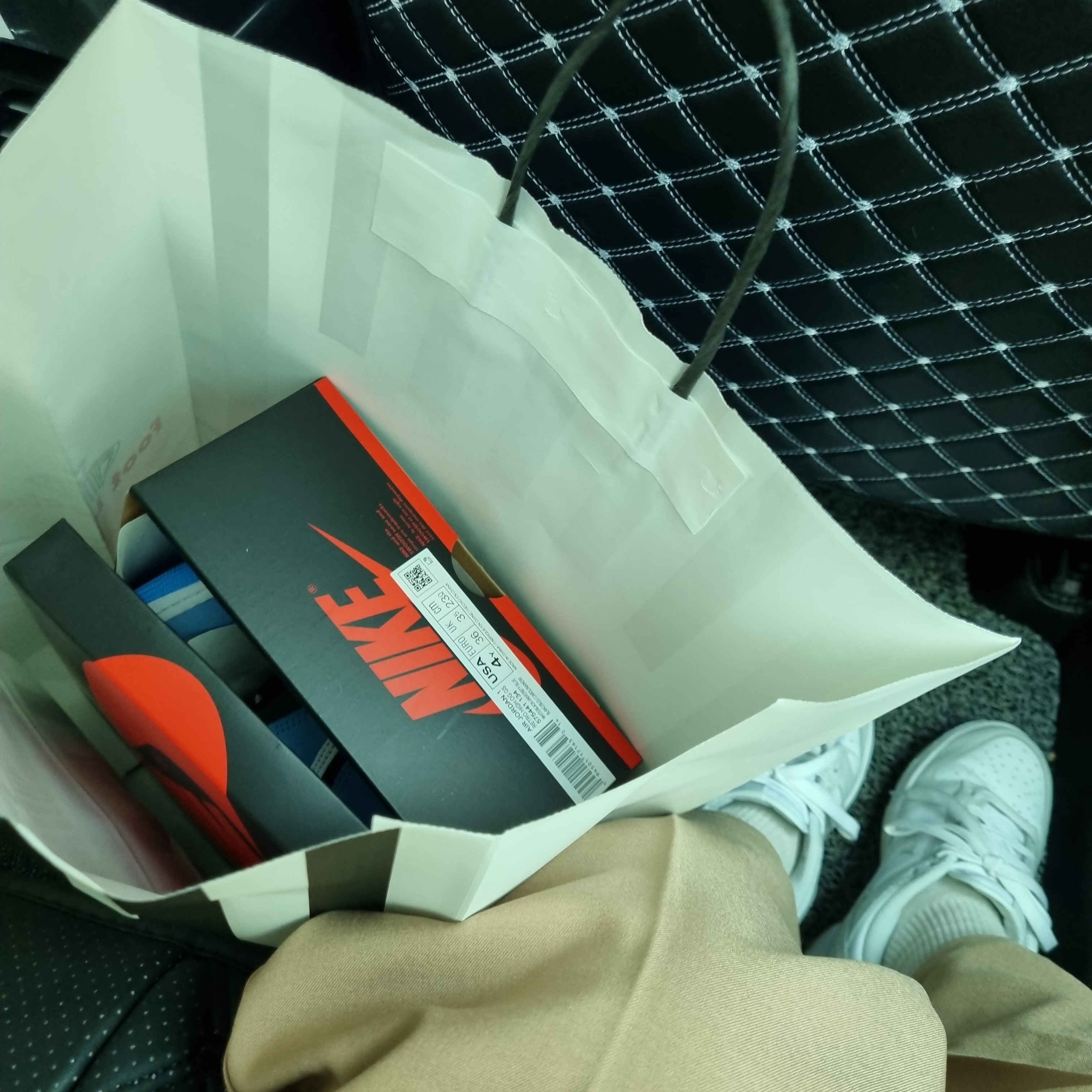 (GS) Jordan 1 Retro High OG University Blue 착용 스타일 - 2