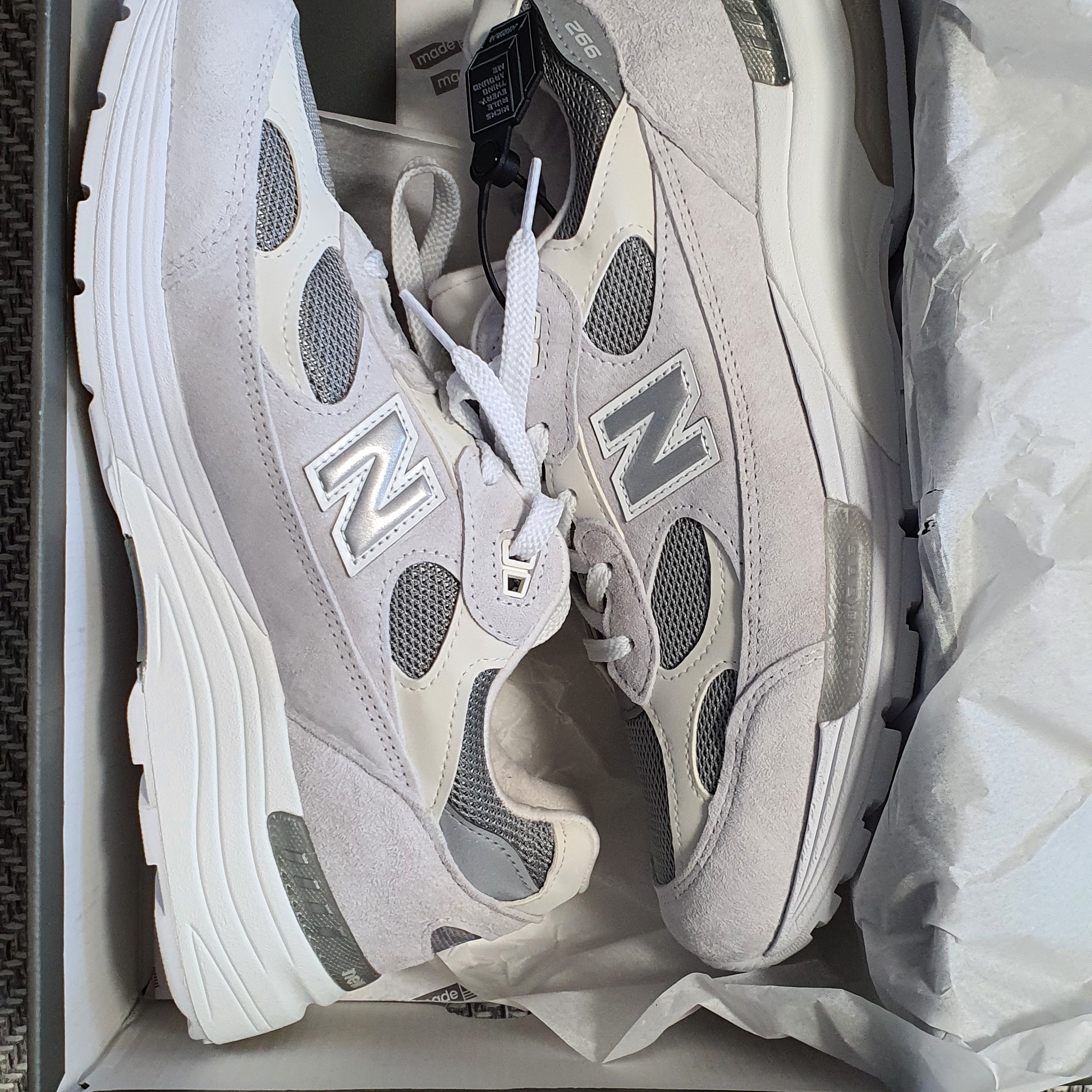 New Balance 992 Made in USA White Silver 착용 스타일