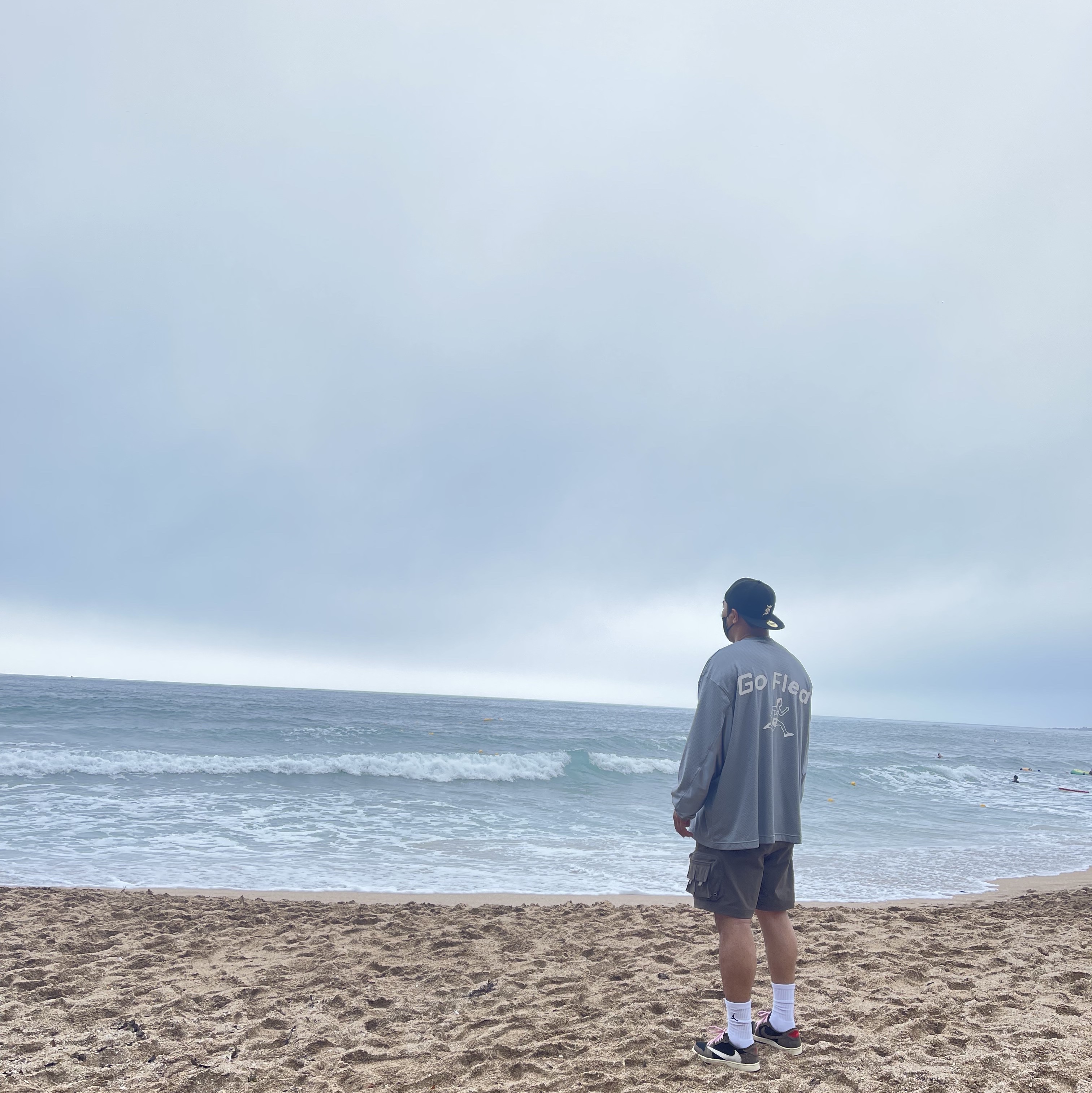 Nike x Cactus Plant Flea Market L/S Jersey Grey - US/EU, Nike ACG Cargo Shorts Ironstone - Asia 착용 스타일
