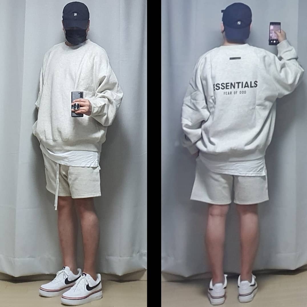 Essentials Pull-Over Crewneck Sweatshirt Oatmeal - 21SS, Essentials Fleece Shorts Oatmeal Heather - 20FW 착용 스타일 - 1