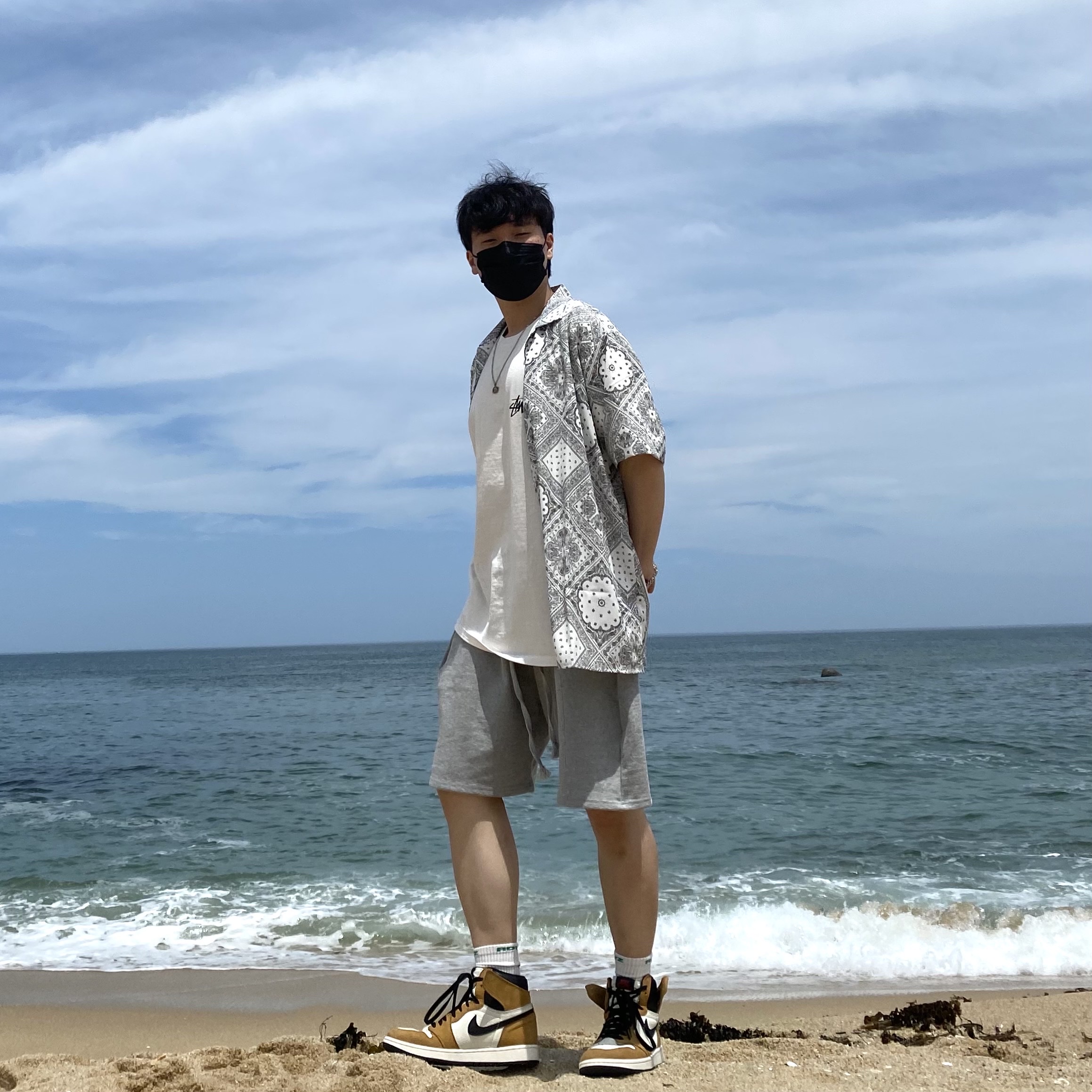 Stussy Painter Dyed T-Shirt Natural, Jordan 1 Retro High Rookie of the Year 착용 스타일