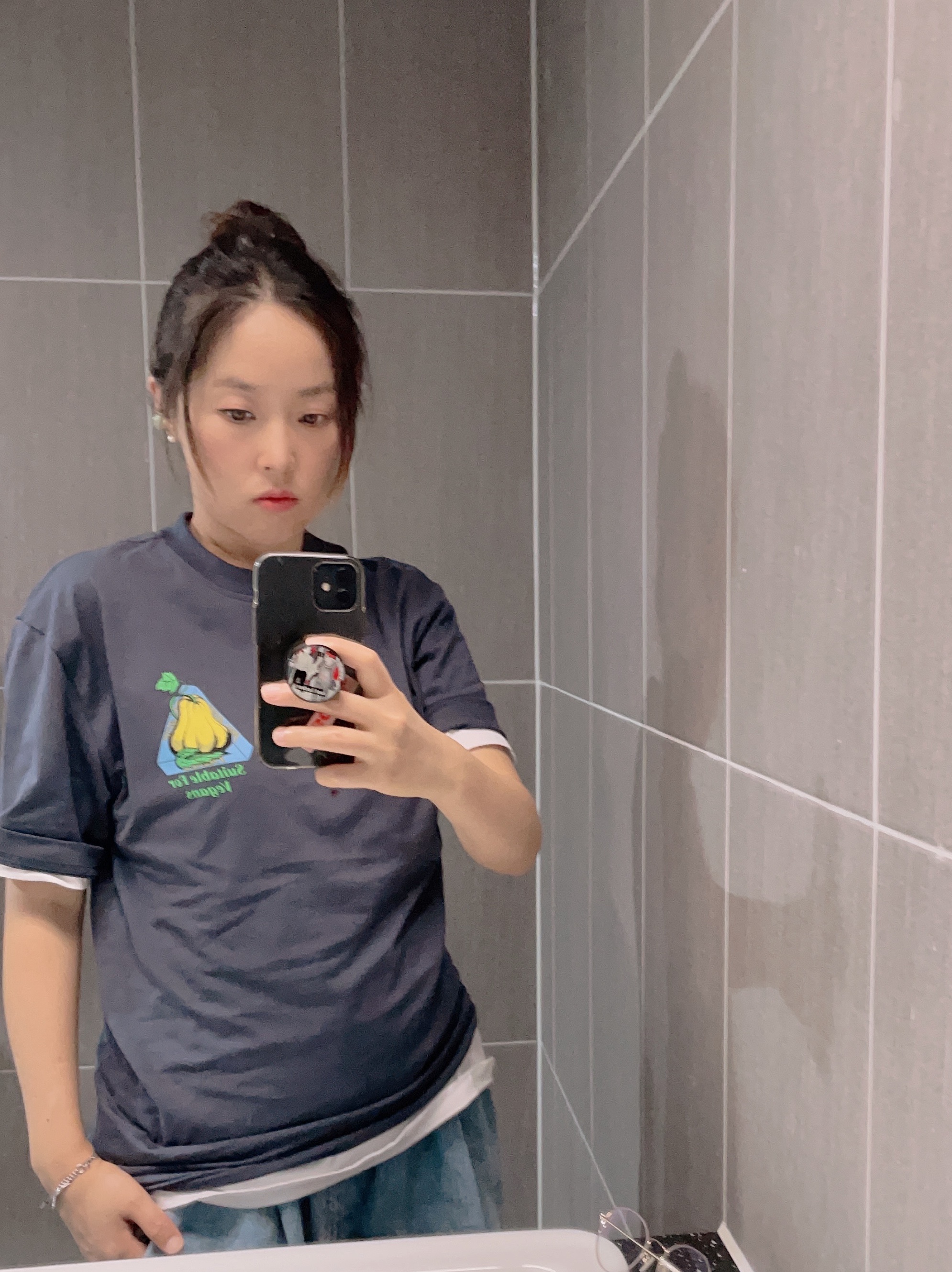 Palace Nein Cheese Nein Egg T-Shirt Black - 20FW, Palace Poplin P 6-Panel Black - 21SS 착용 스타일 - 2