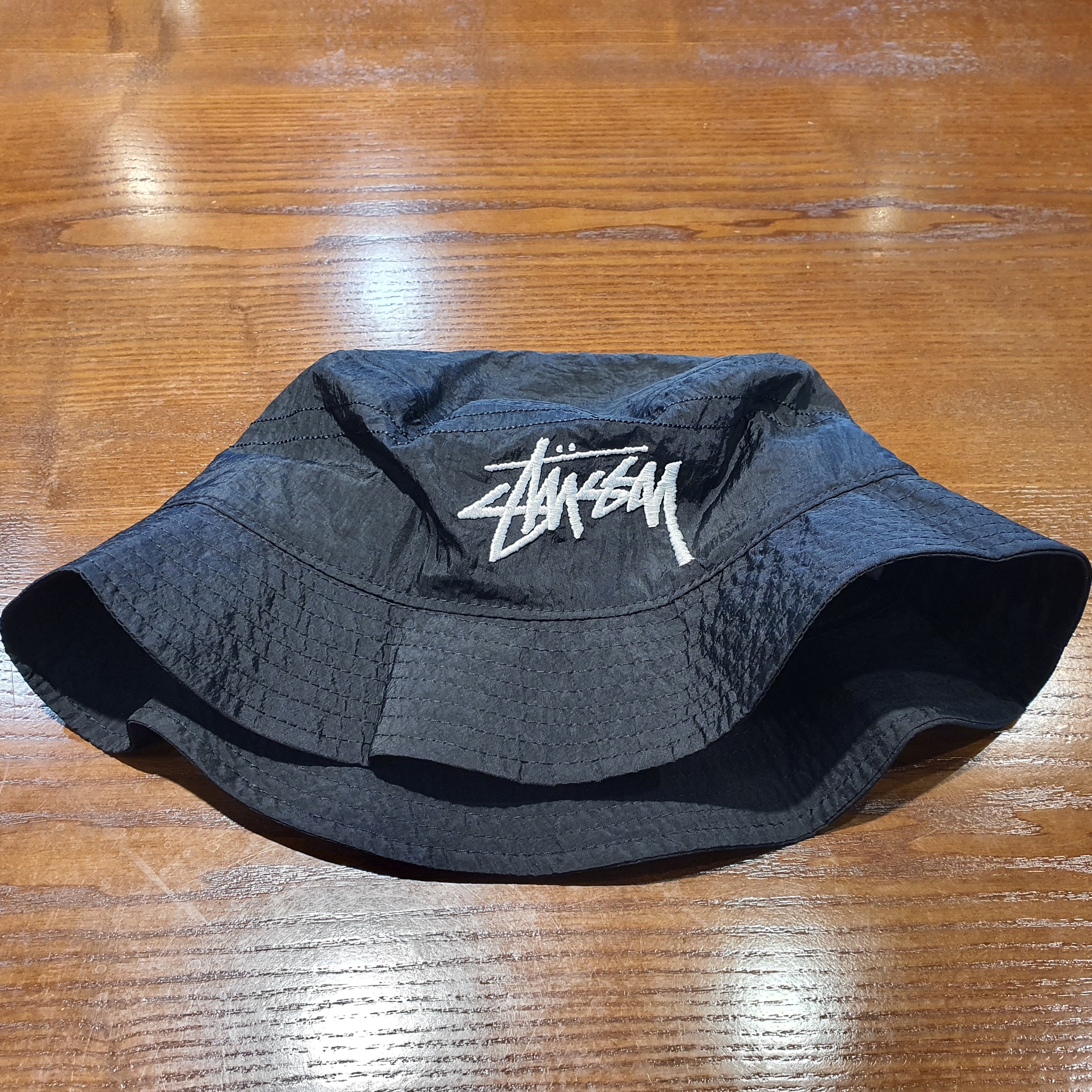 Nike x Stussy Bucket Hat Black 착용 스타일 - 1