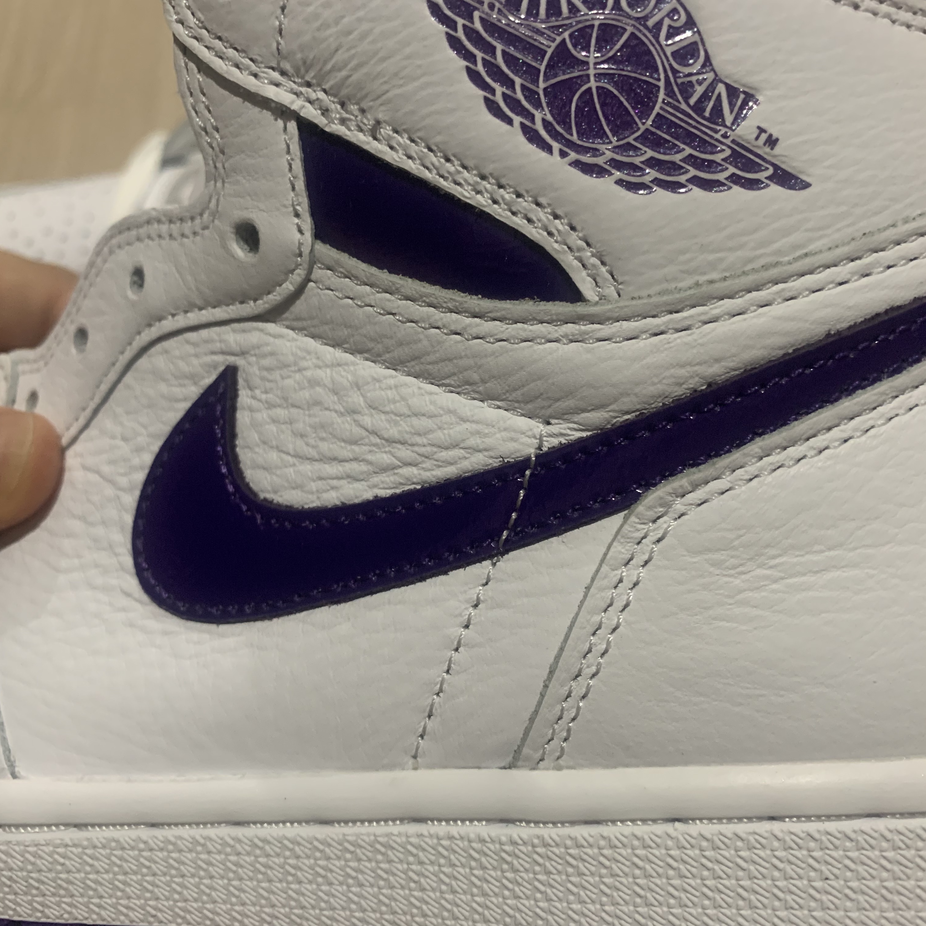 (W) Jordan 1 High OG Court Purple 착용 스타일 - 3