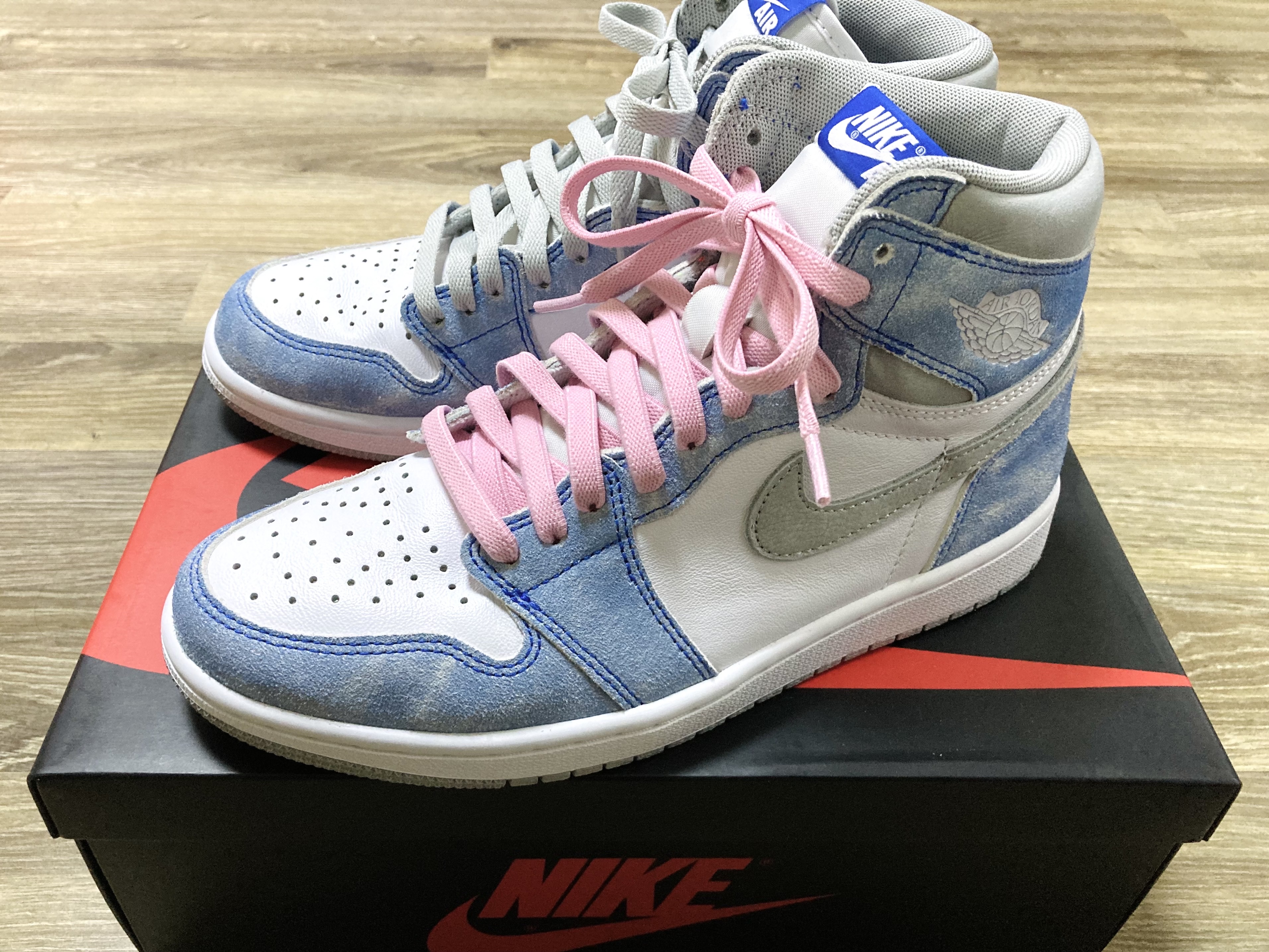 Jordan 1 Retro High OG Hyper Royal 착용 스타일 - 1