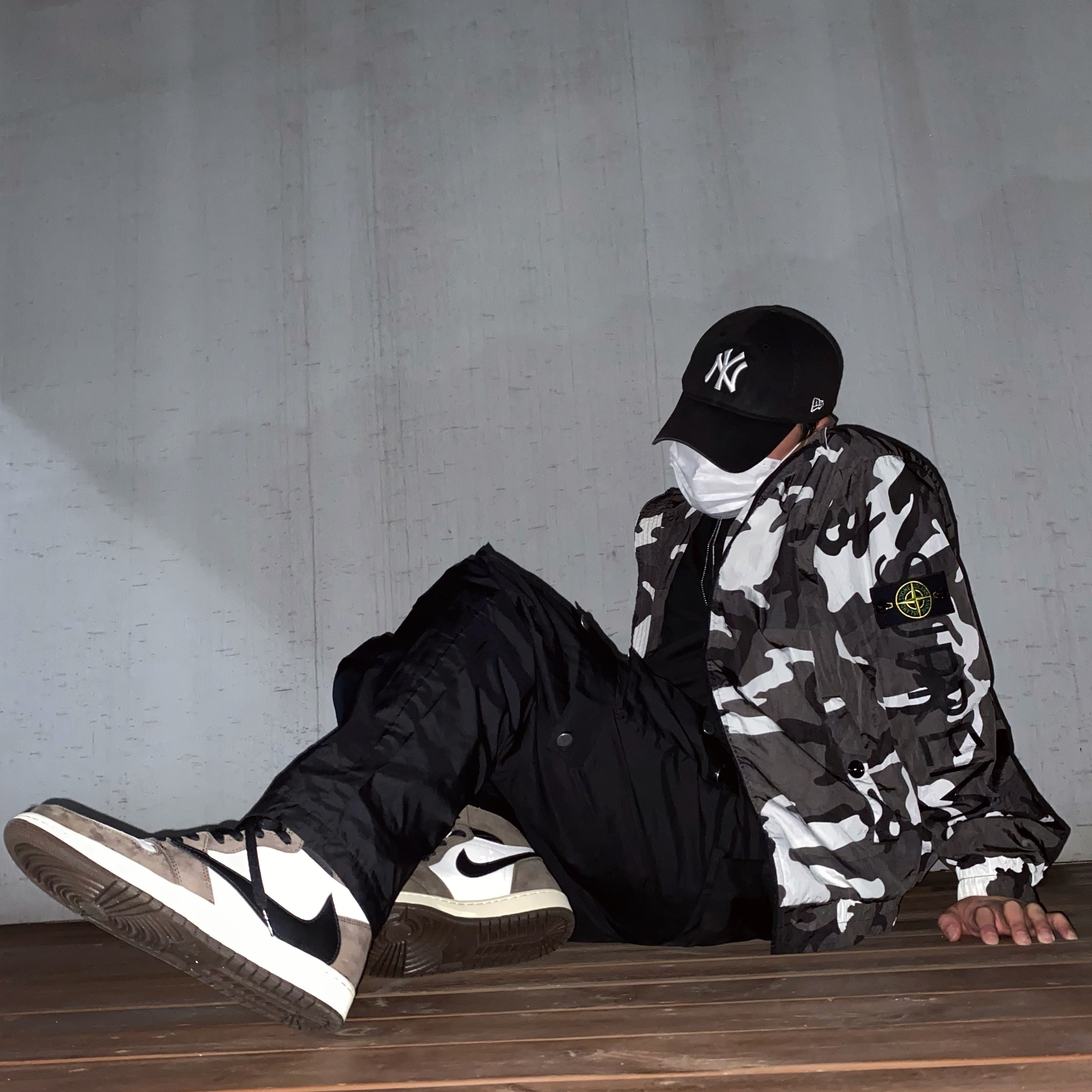 Jordan 1 x Travis Scott Retro High OG SP Mocha 착용 스타일