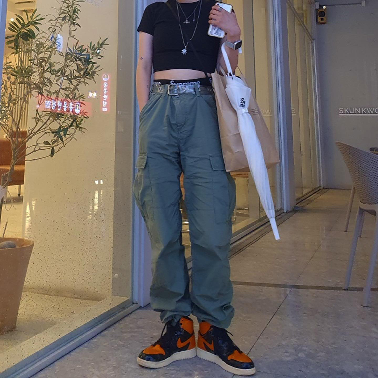 Jordan 1 Retro High Shattered Backboard 3.0, (GS) Jordan 1 Retro High OG Shattered Backboard 3.0 착용 스타일
