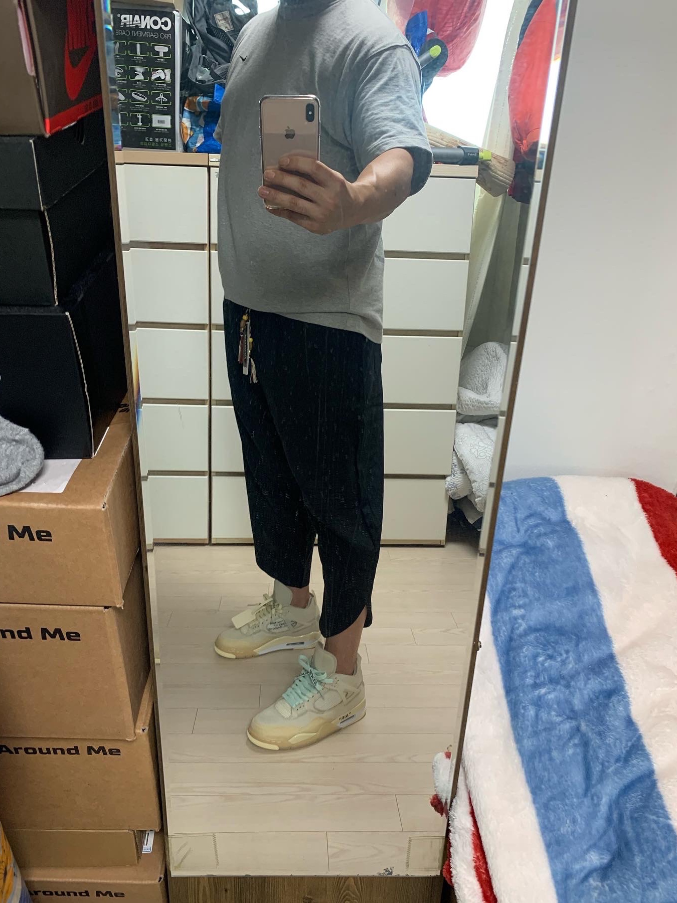 (W) Jordan 4 x Off-White Retro SP Sail, Nike x Kim Jones Oversized T-Shirt Grey Heather - US/EU 착용 스타일