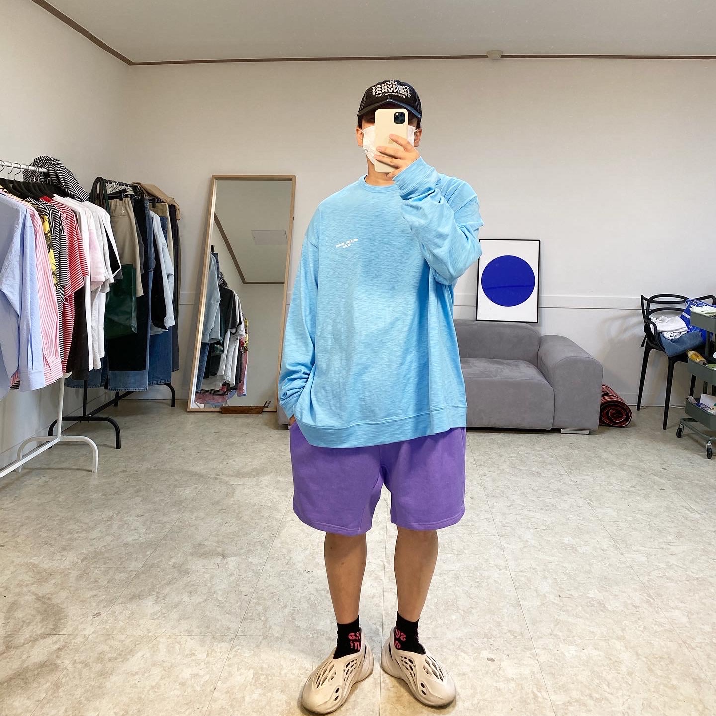 Adidas Yeezy Foam RNNR Ararat 착용 스타일