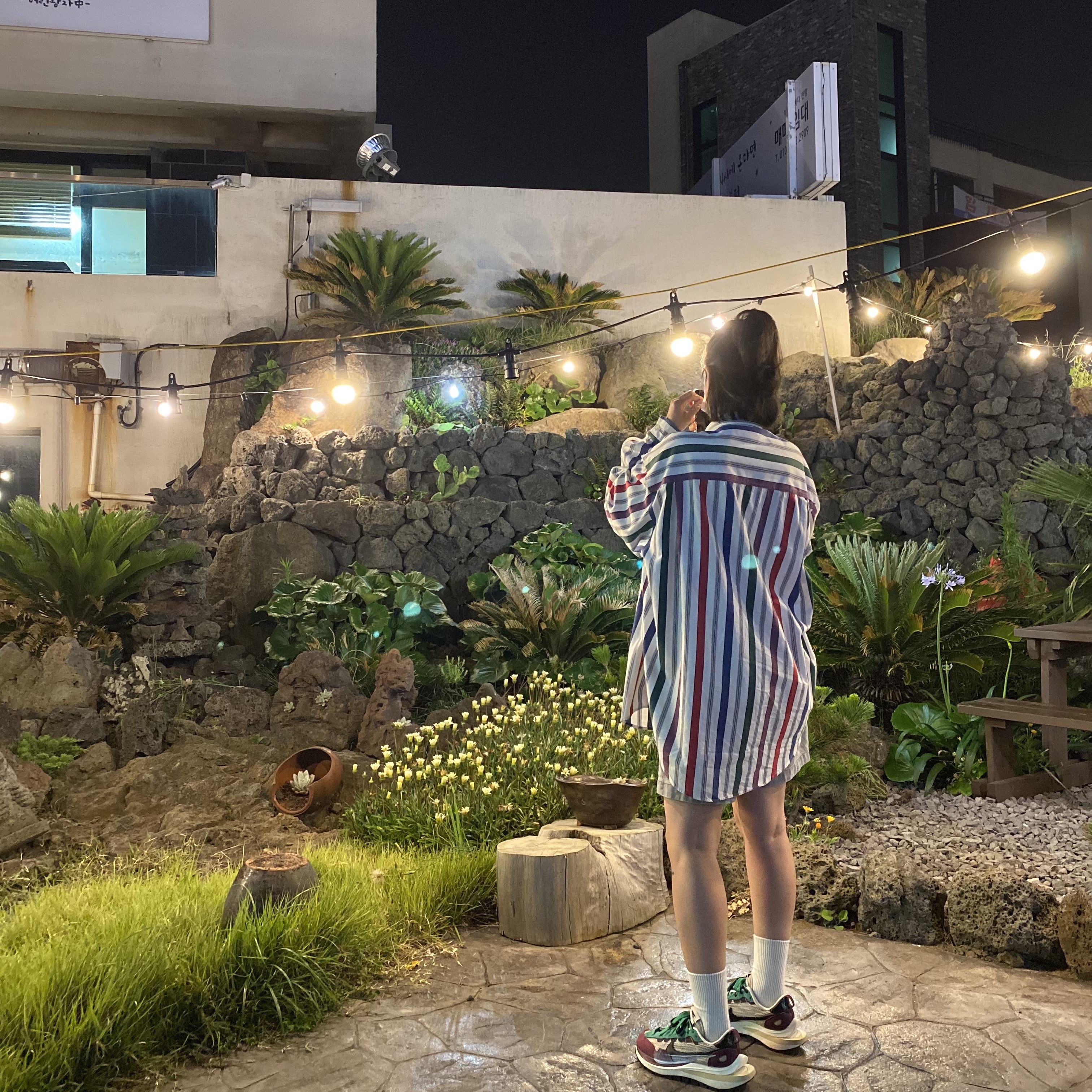 Nike x Sacai VaporWaffle String & Black Villain Red 착용 스타일