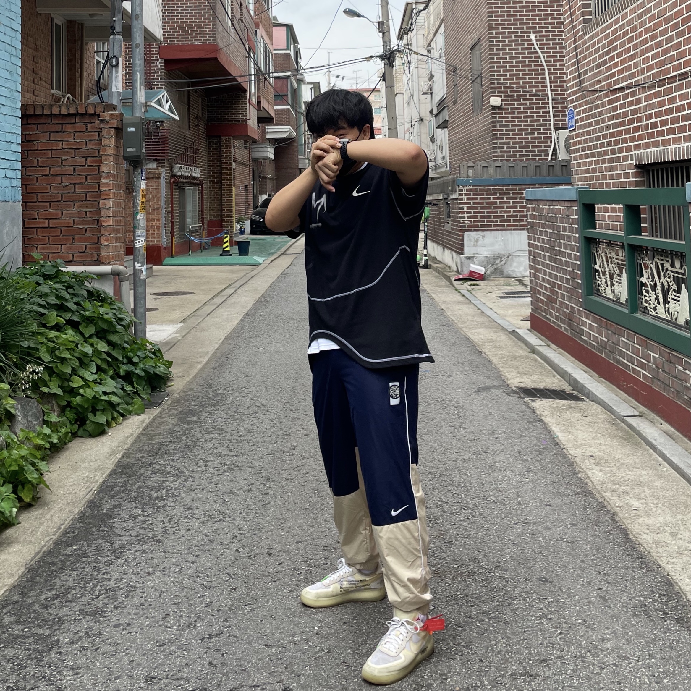 Nike x Cav Empt Track Pants Navy, Nike x Off-White NRG RU Short Sleeve T-Shirt 착용 스타일