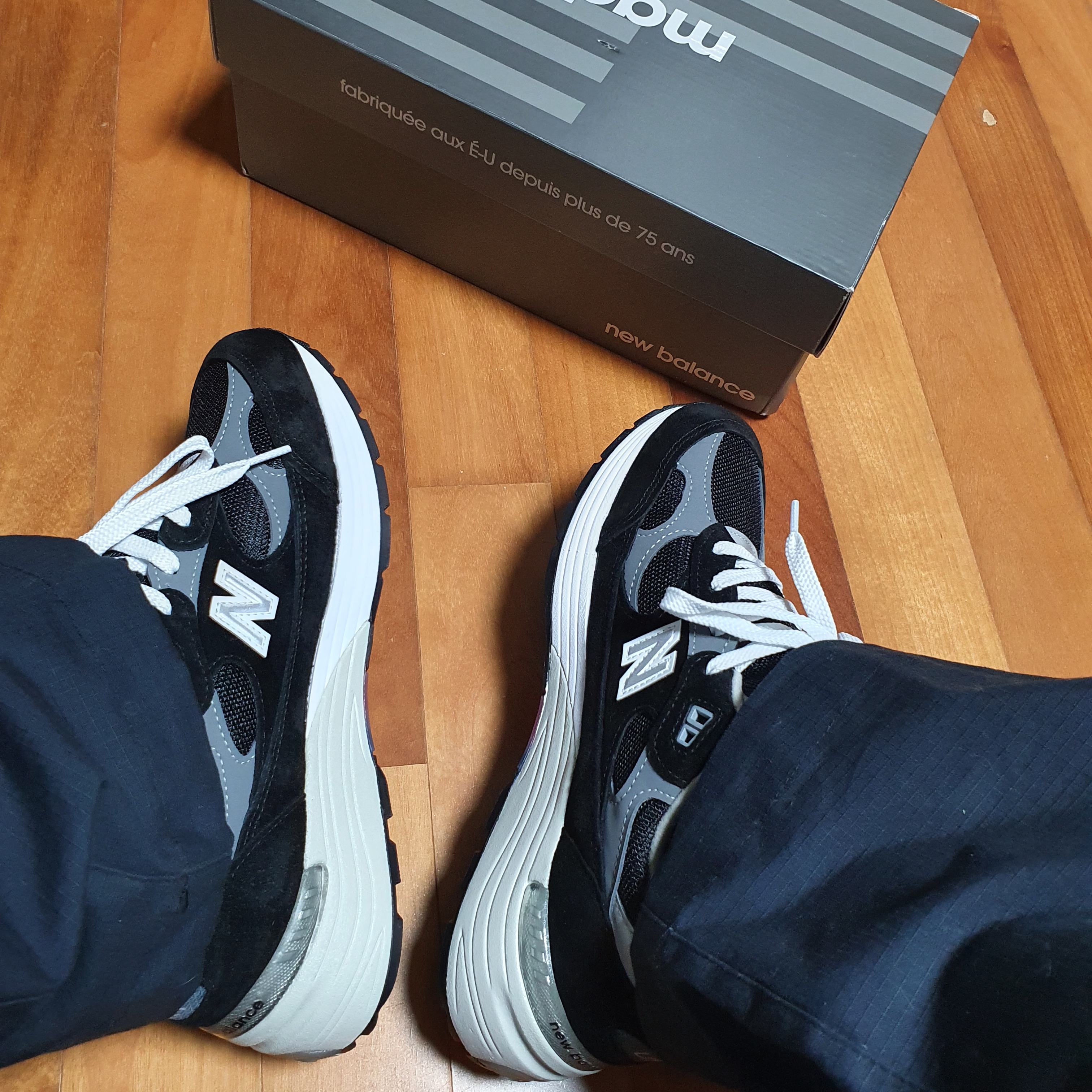 New Balance 992 Made in USA Black Grey 착용 스타일 - 5