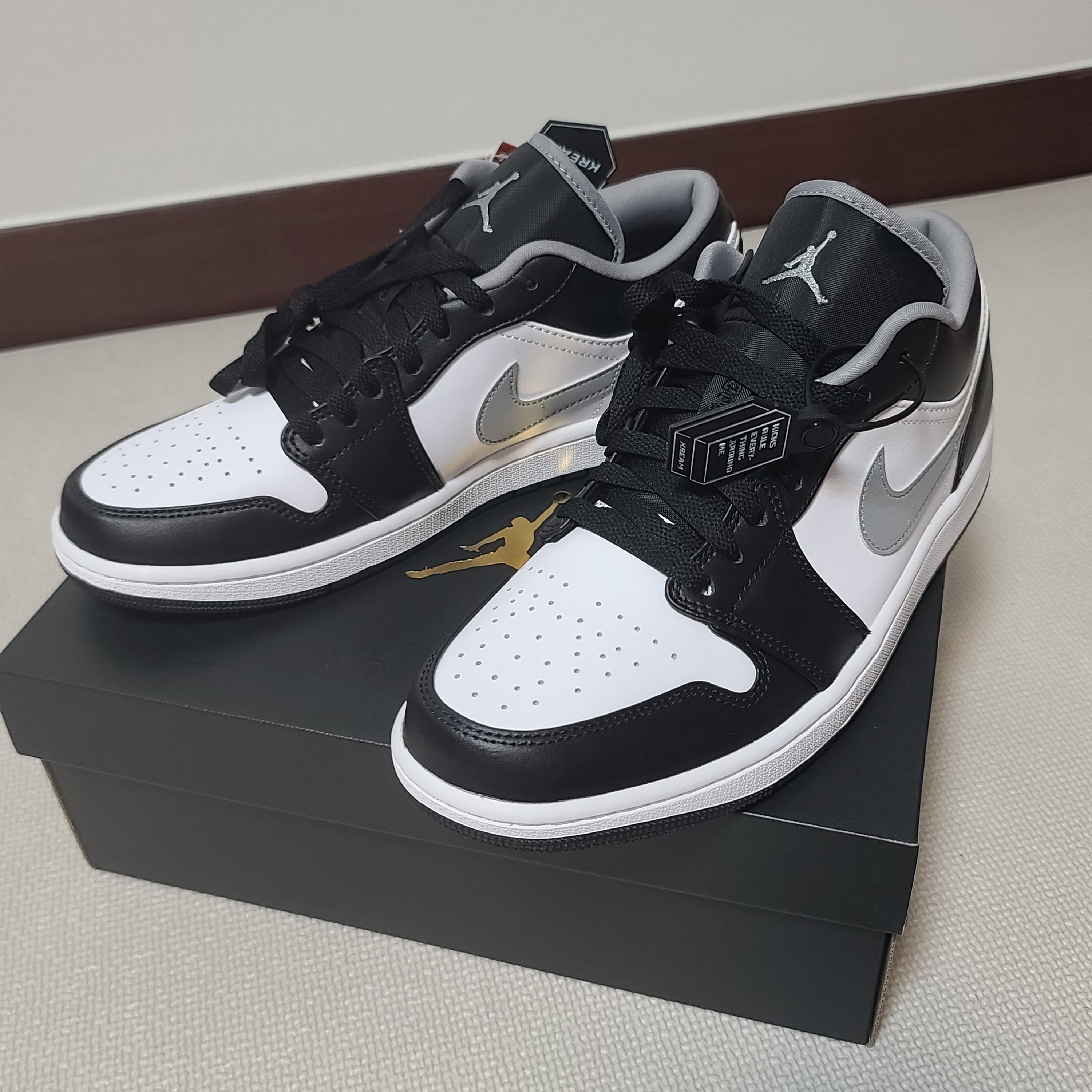 Jordan 1 Low Black Particle Grey 착용 스타일