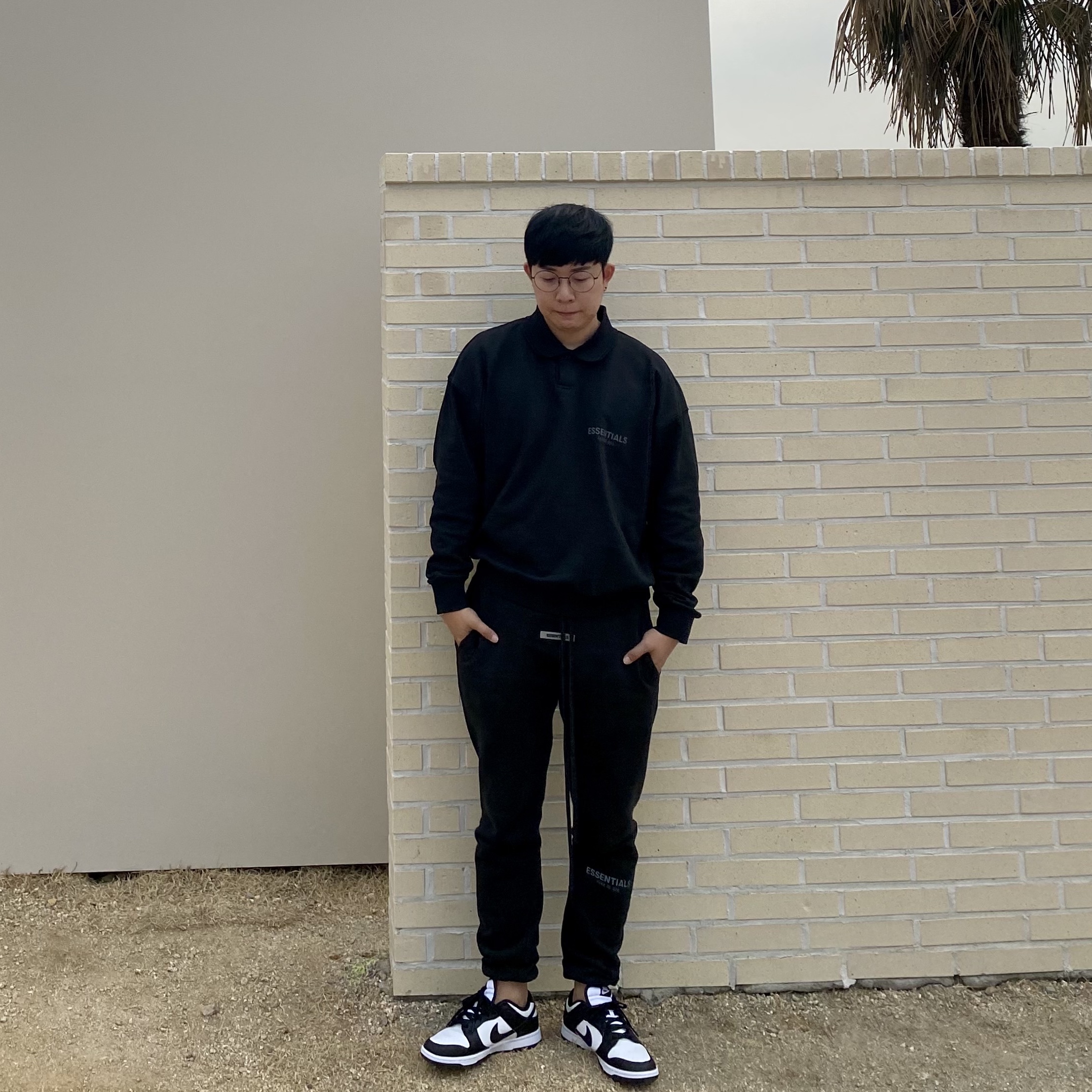Essentials Long Sleeve Boxy Polo Black - 20FW, Essentials Sweatpants Dark Slate/Black 2020 착용 스타일