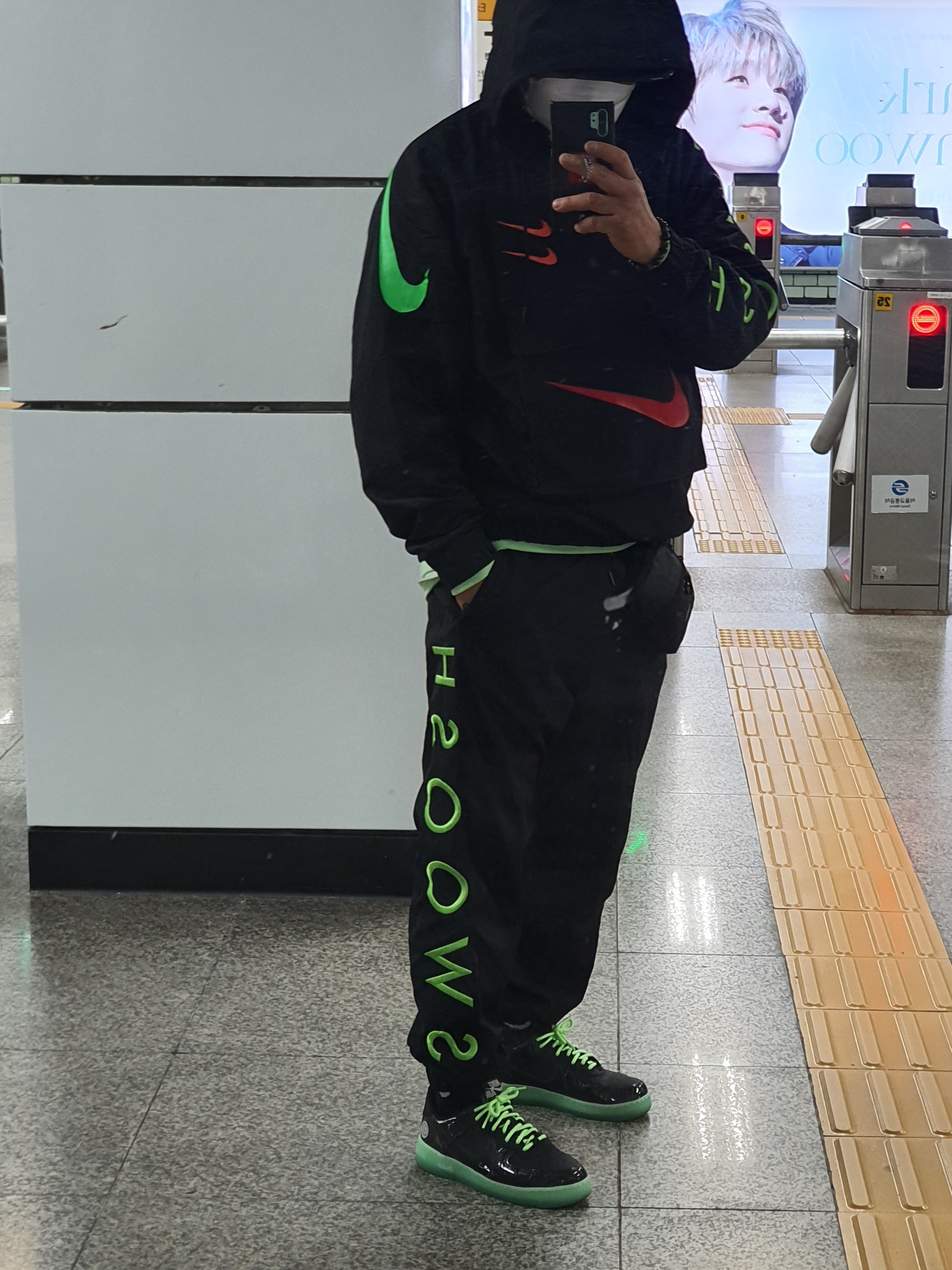 Nike Air Force 1 React LV8 Barely Green 착용 스타일 - 3