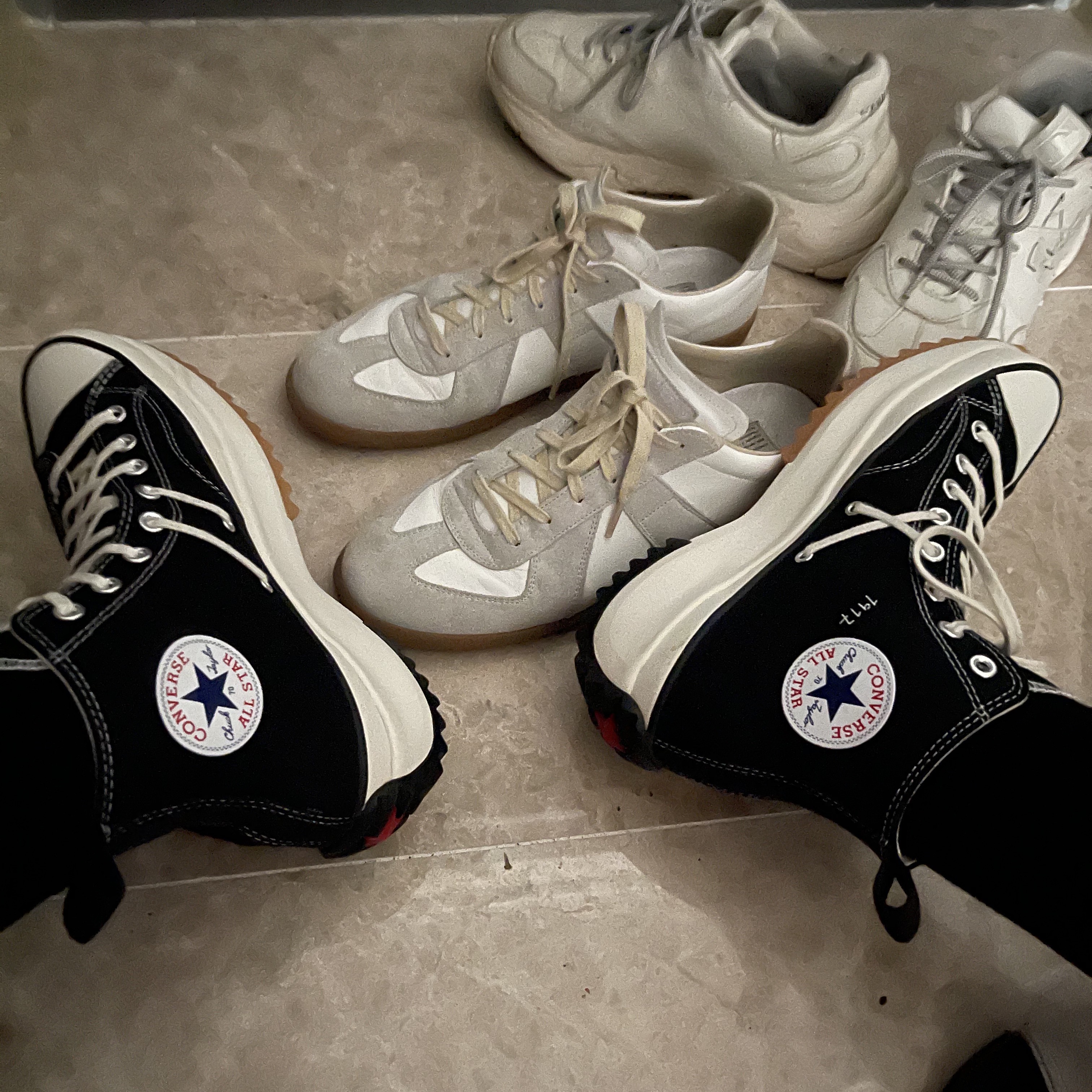 Converse x JW Anderson Run Star Hike Hi Black, Maison Margiela Calfskin Replica Sneakers 착용 스타일