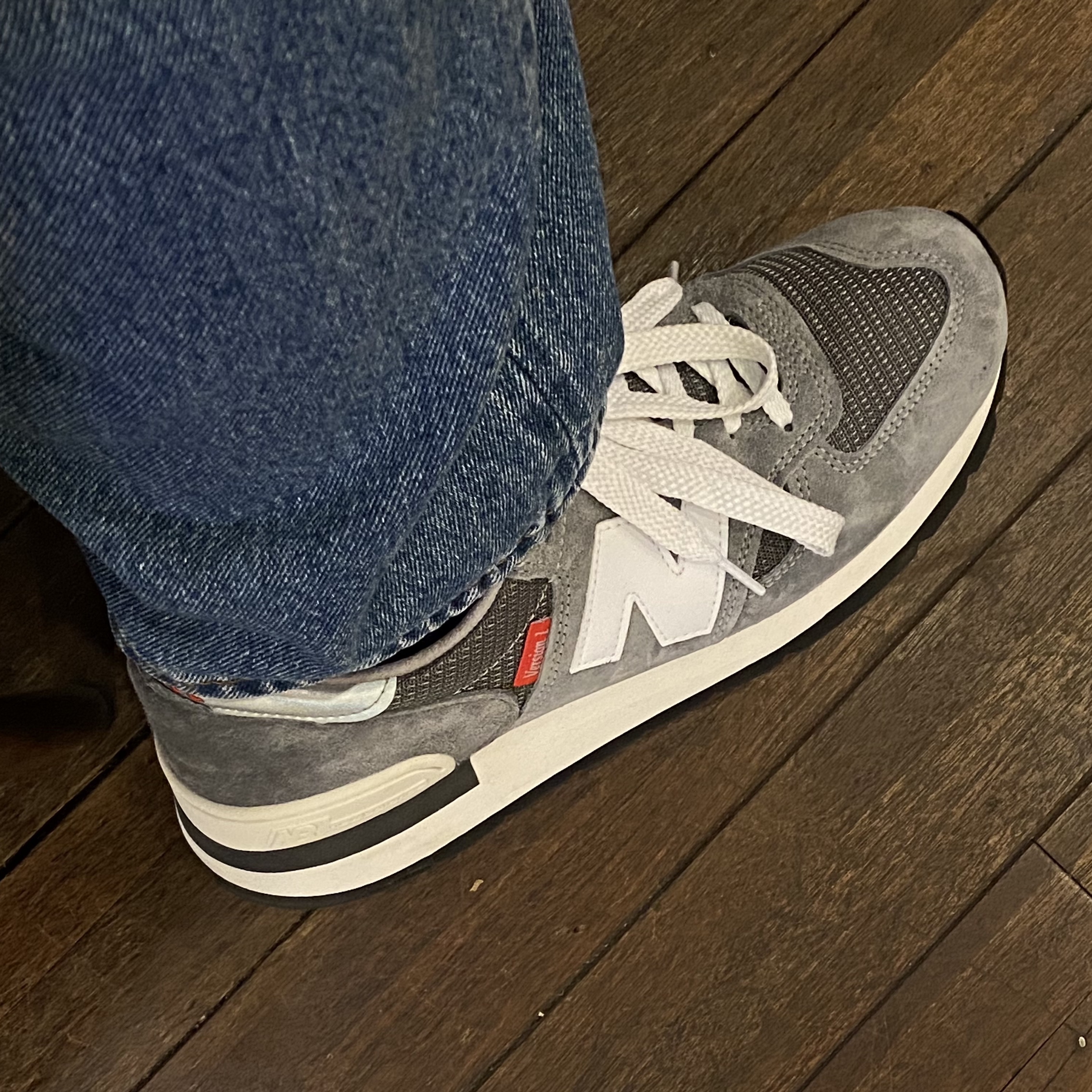 New Balance 990vs1 Made in USA Grey 착용 스타일