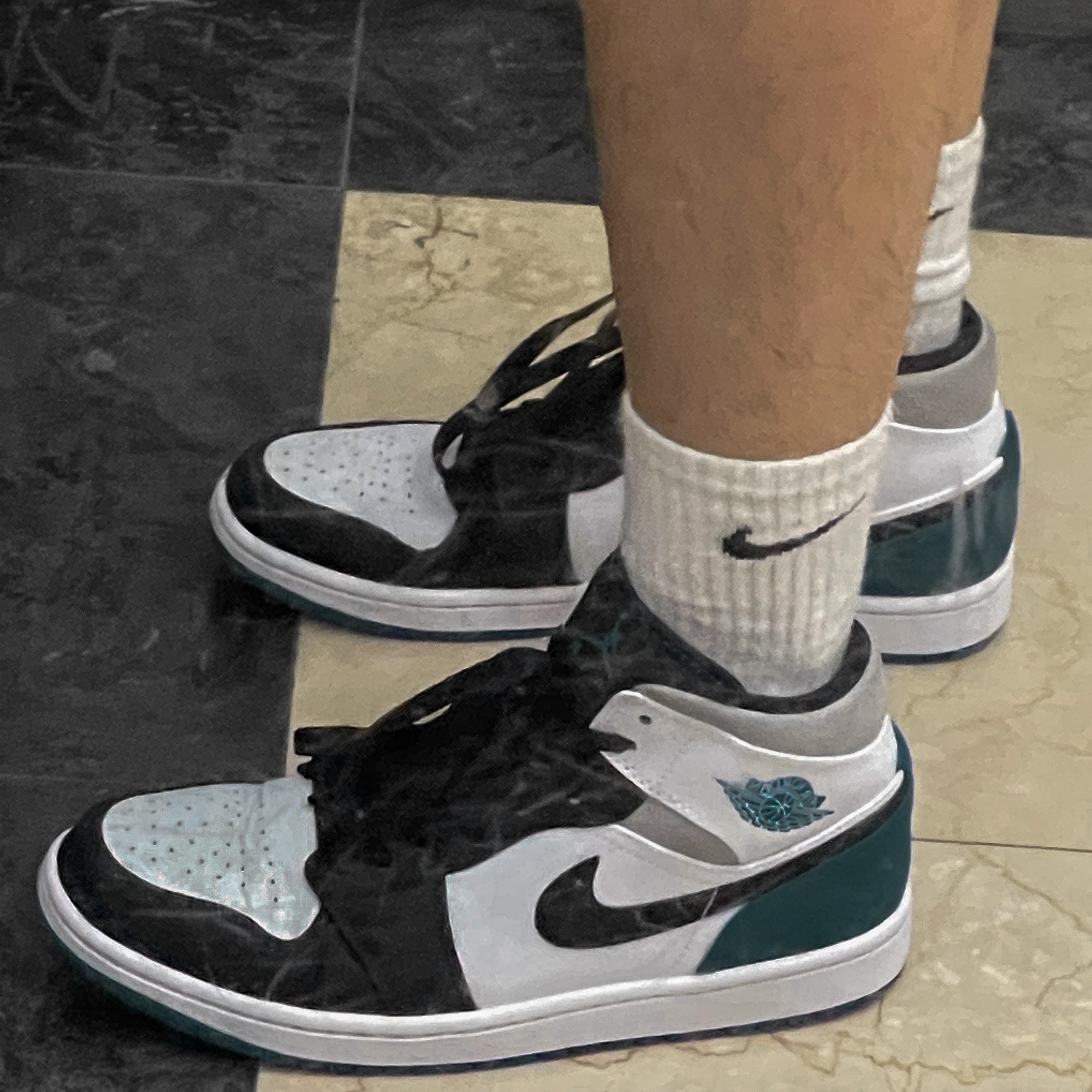 Jordan 1 Retro High OG Black Mocha, Jordan 1 Retro High OG Defiant SB LA to Chicago 착용 스타일 - 3