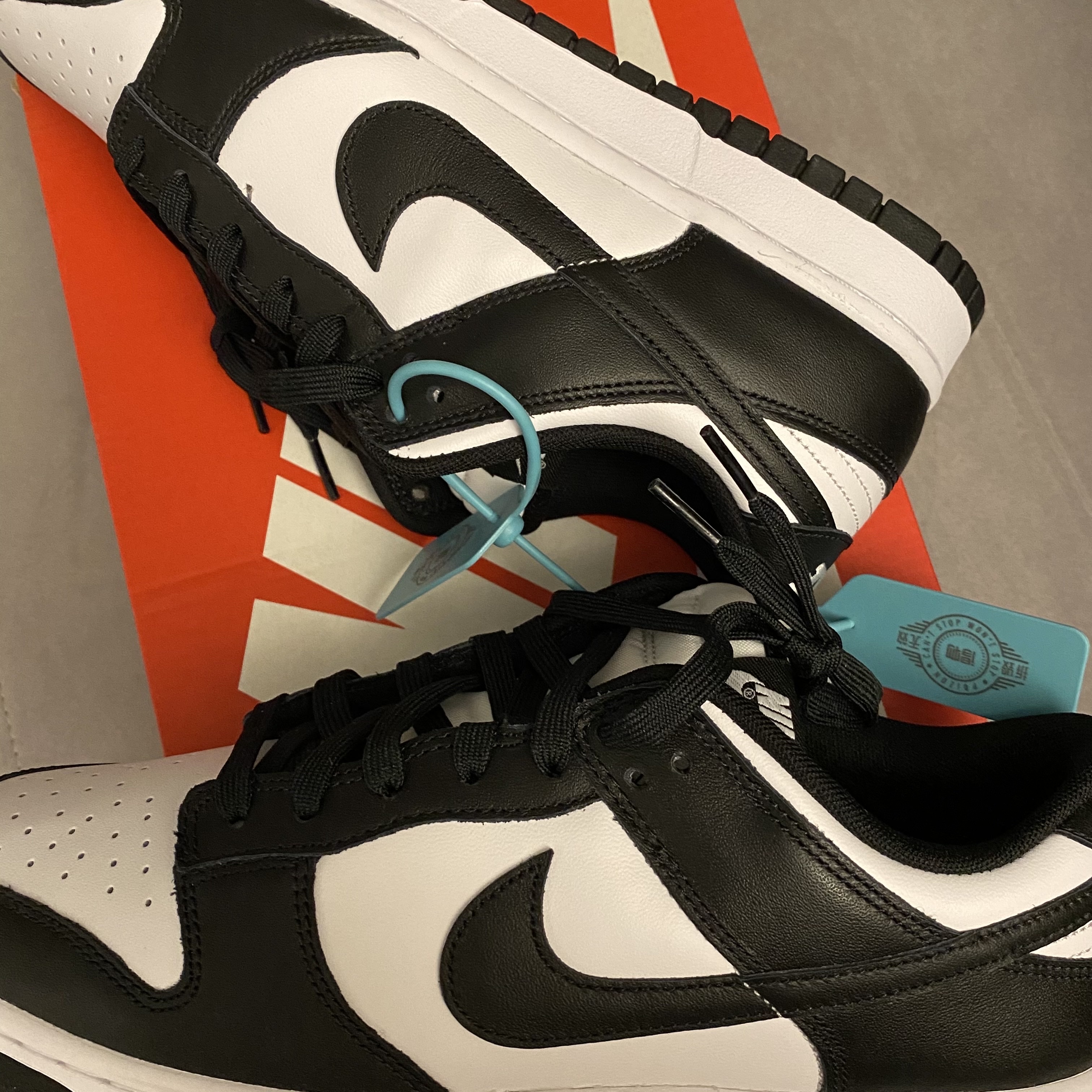 Nike Dunk Low Retro Black 착용 스타일
