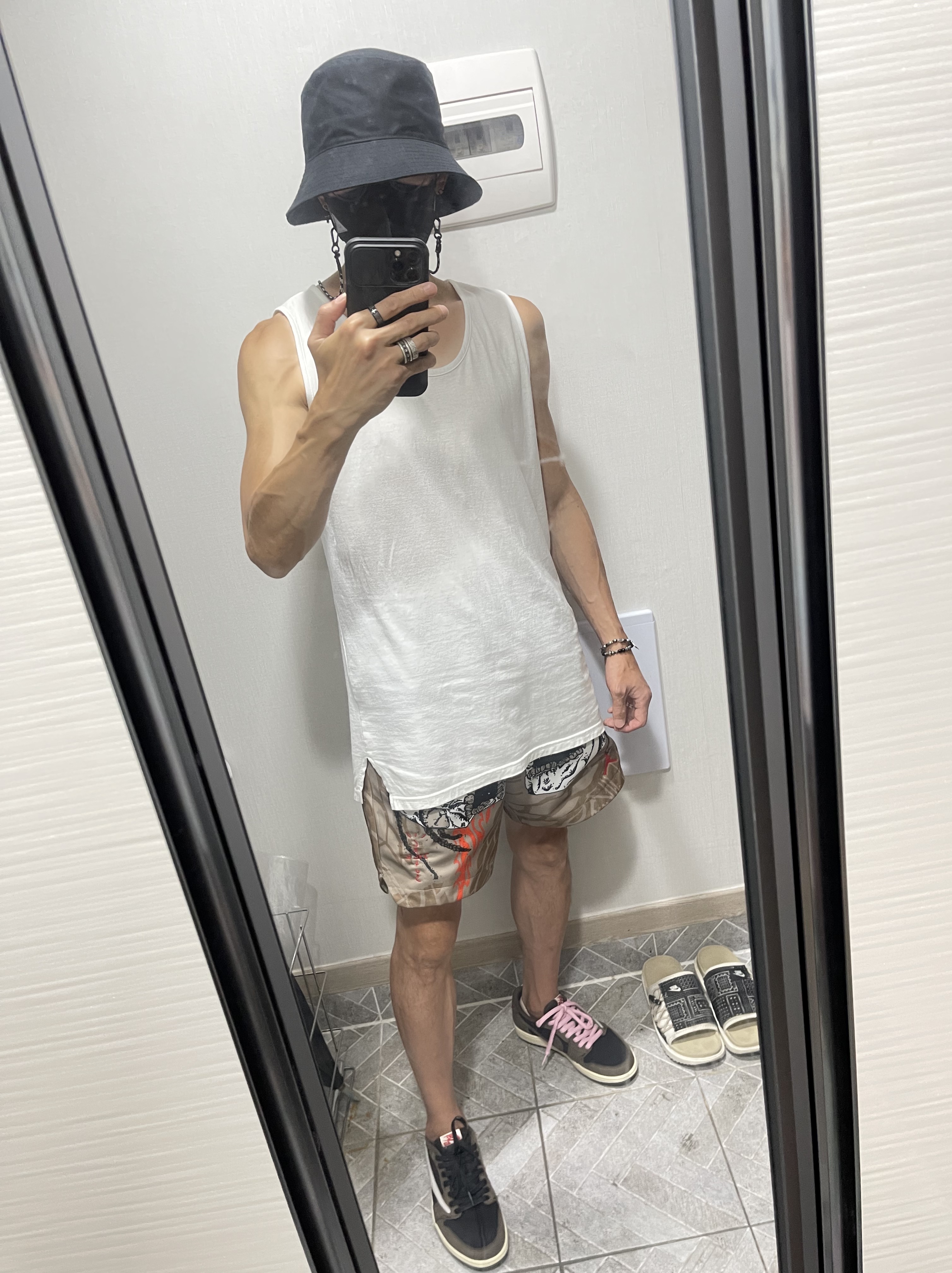 Jordan 1 x Travis Scott Retro Low OG SP Mocha, Jordan x Travis Scott Pool Shorts - Asia 착용 스타일 - 2