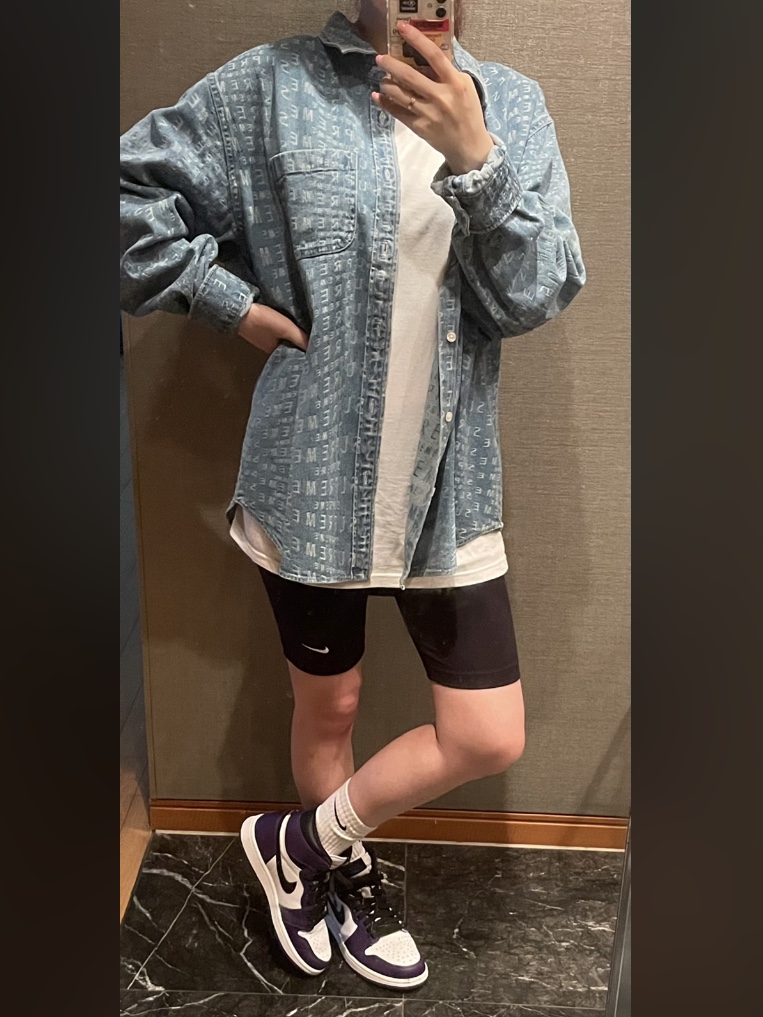 Supreme Warp Jacquard Logos Denim Shirt Blue - 21SS, Essentials Sweatpants Oatmeal - 21SS 착용 스타일 - 3