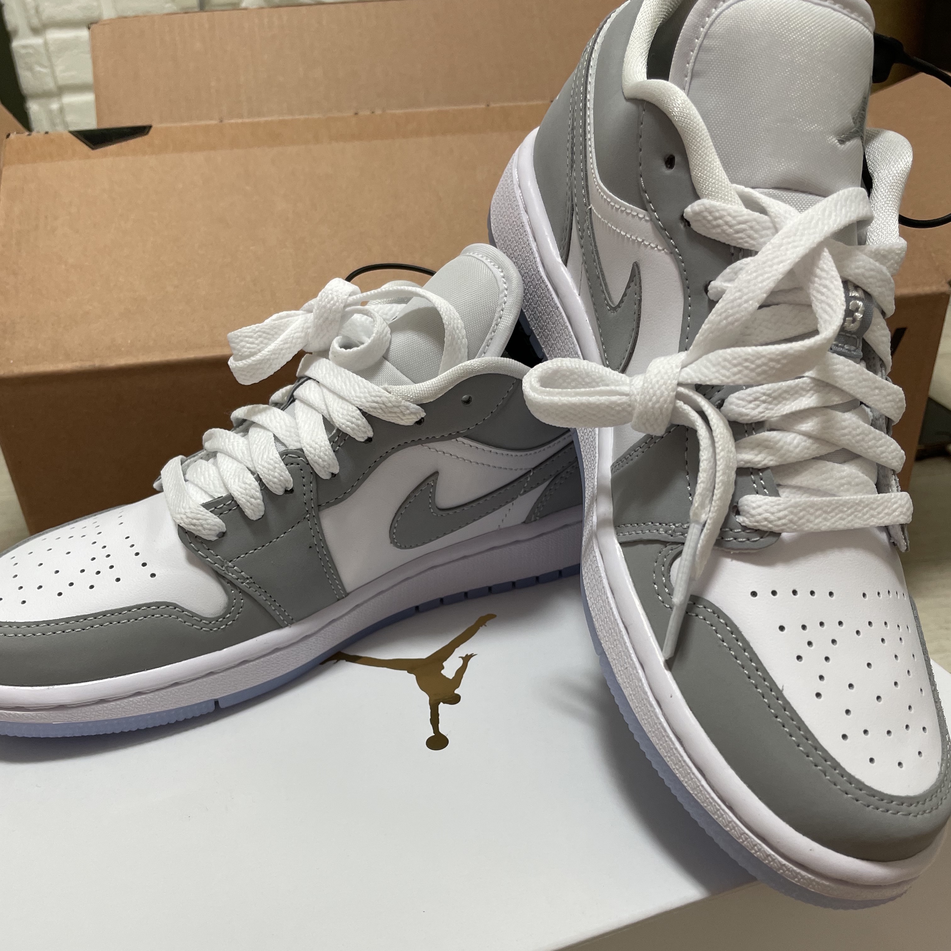 (W) Jordan 1 Low White Wolf Grey 착용 스타일