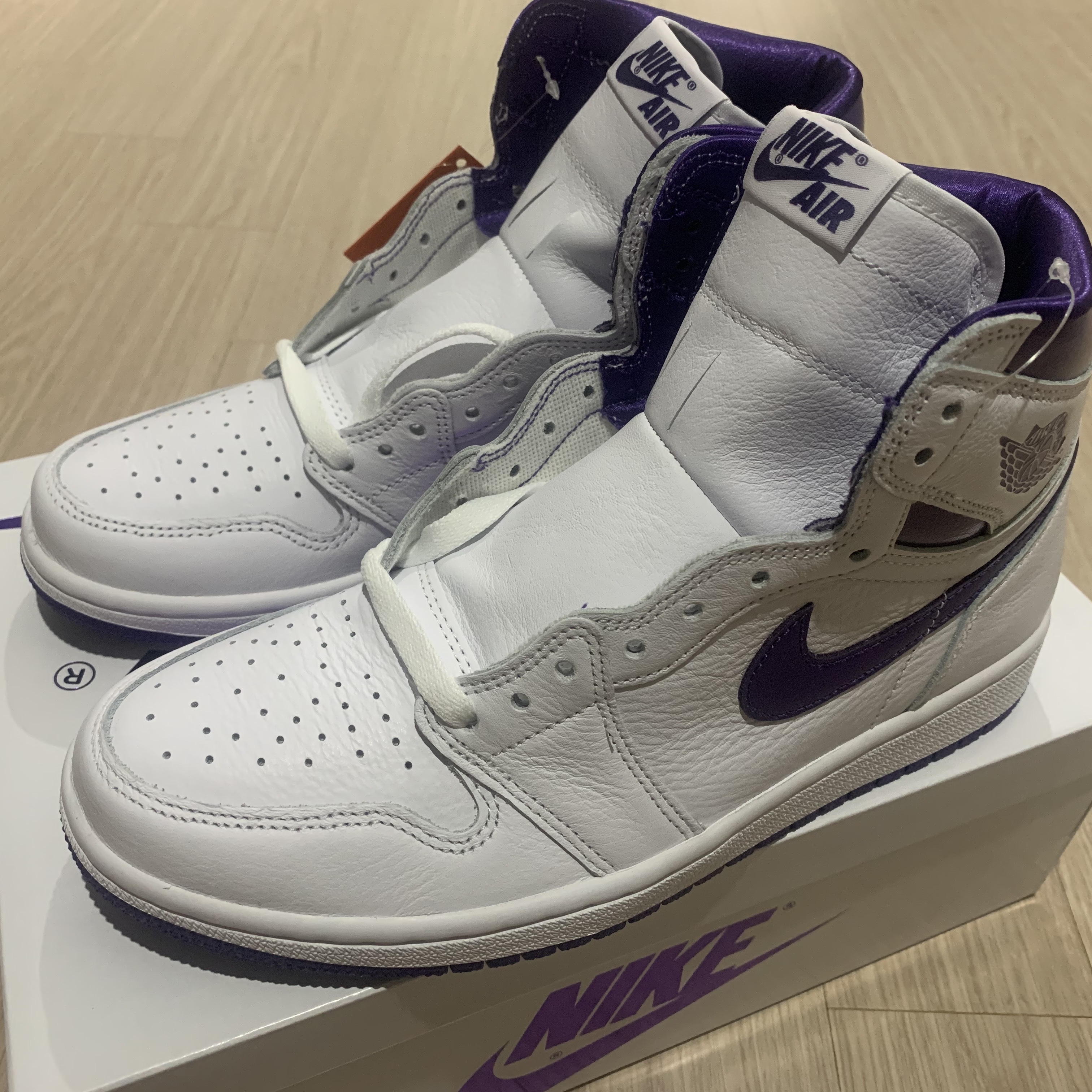 (W) Jordan 1 High OG Court Purple 착용 스타일 - 1
