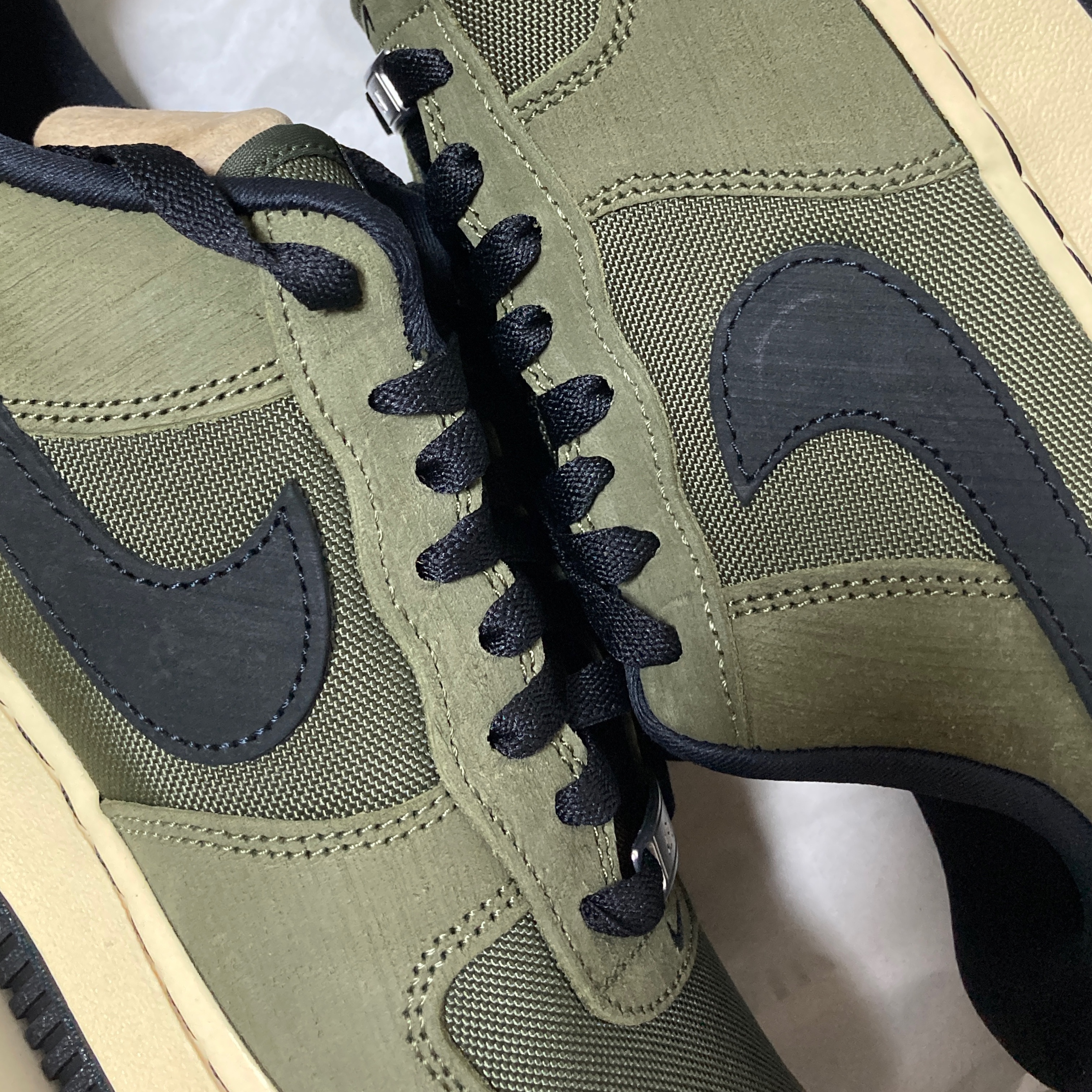 Nike x Undefeated Air Force 1 Low SP Ballistic 착용 스타일